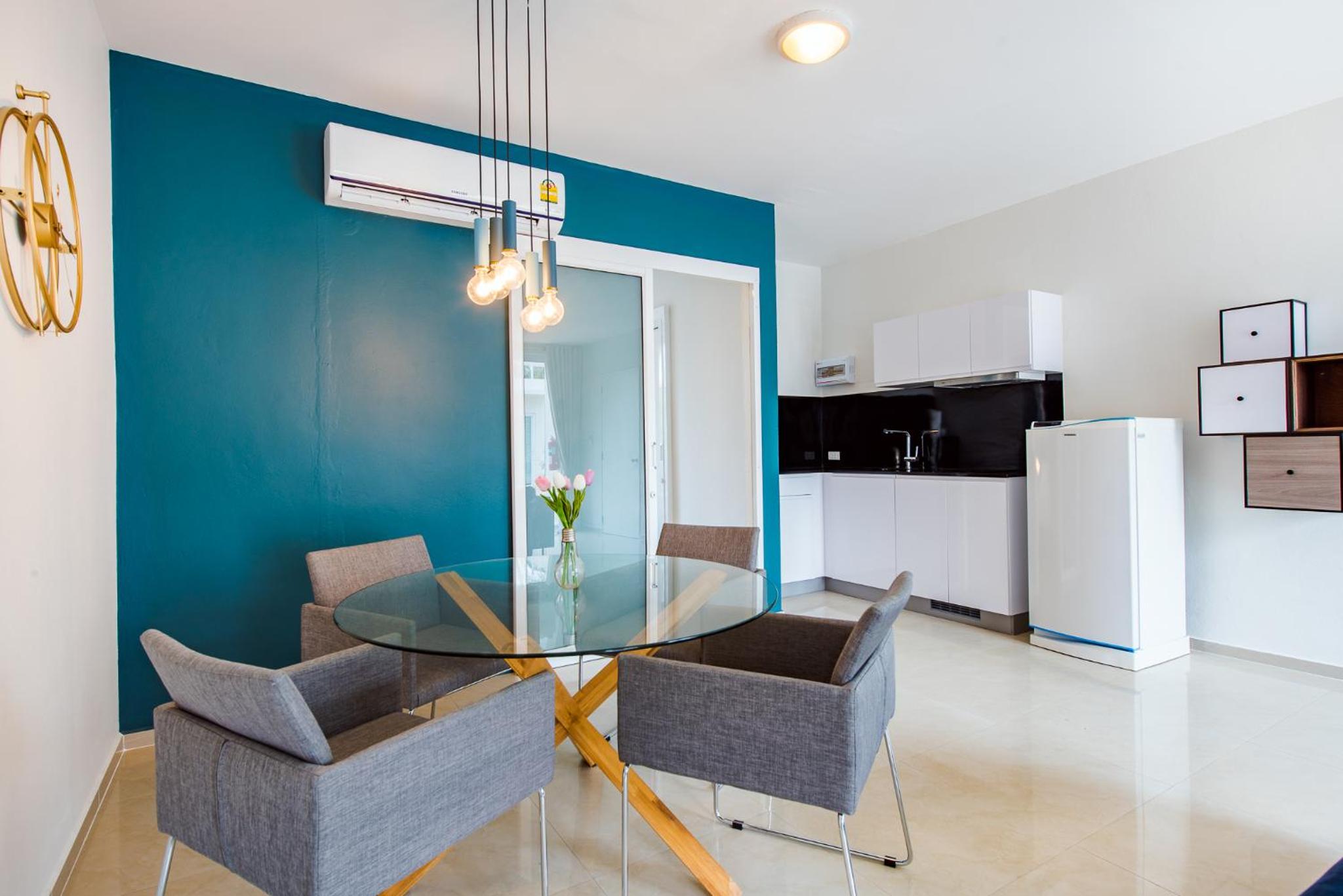 Premium One Bedroom Pool Suite Terrace photo 3