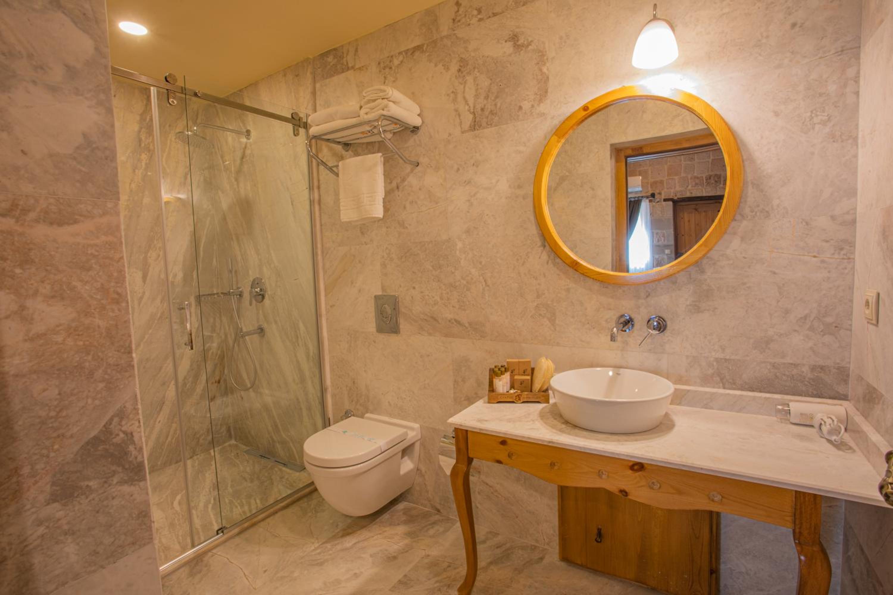 Stone Twin Room with Garden View - Photo 10