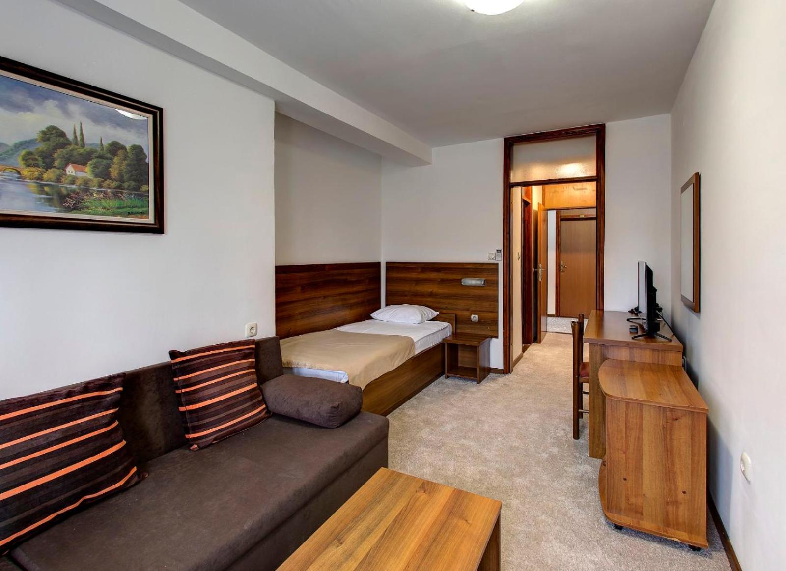 Triple Room - Photo 1