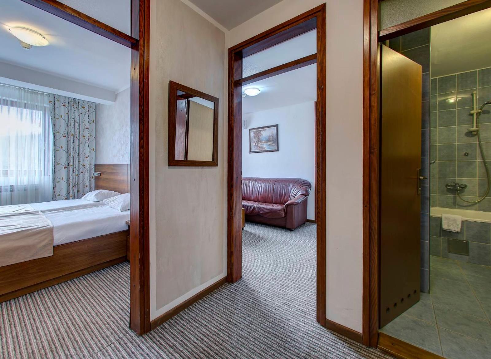 Two-Bedroom Apartment (4 Adults) - Photo 4