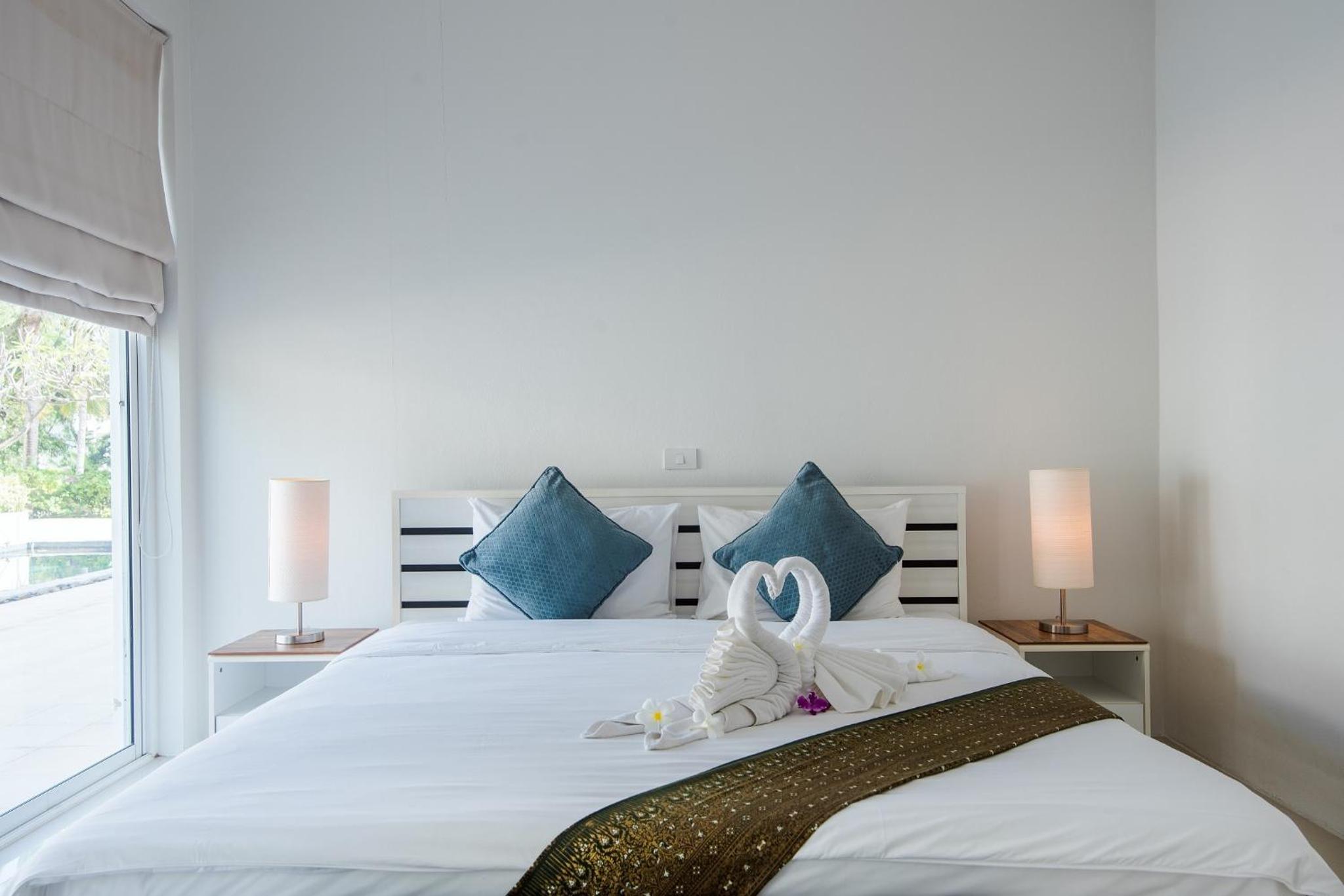 Two Bedrooms Pool Suite Terrace photo 3