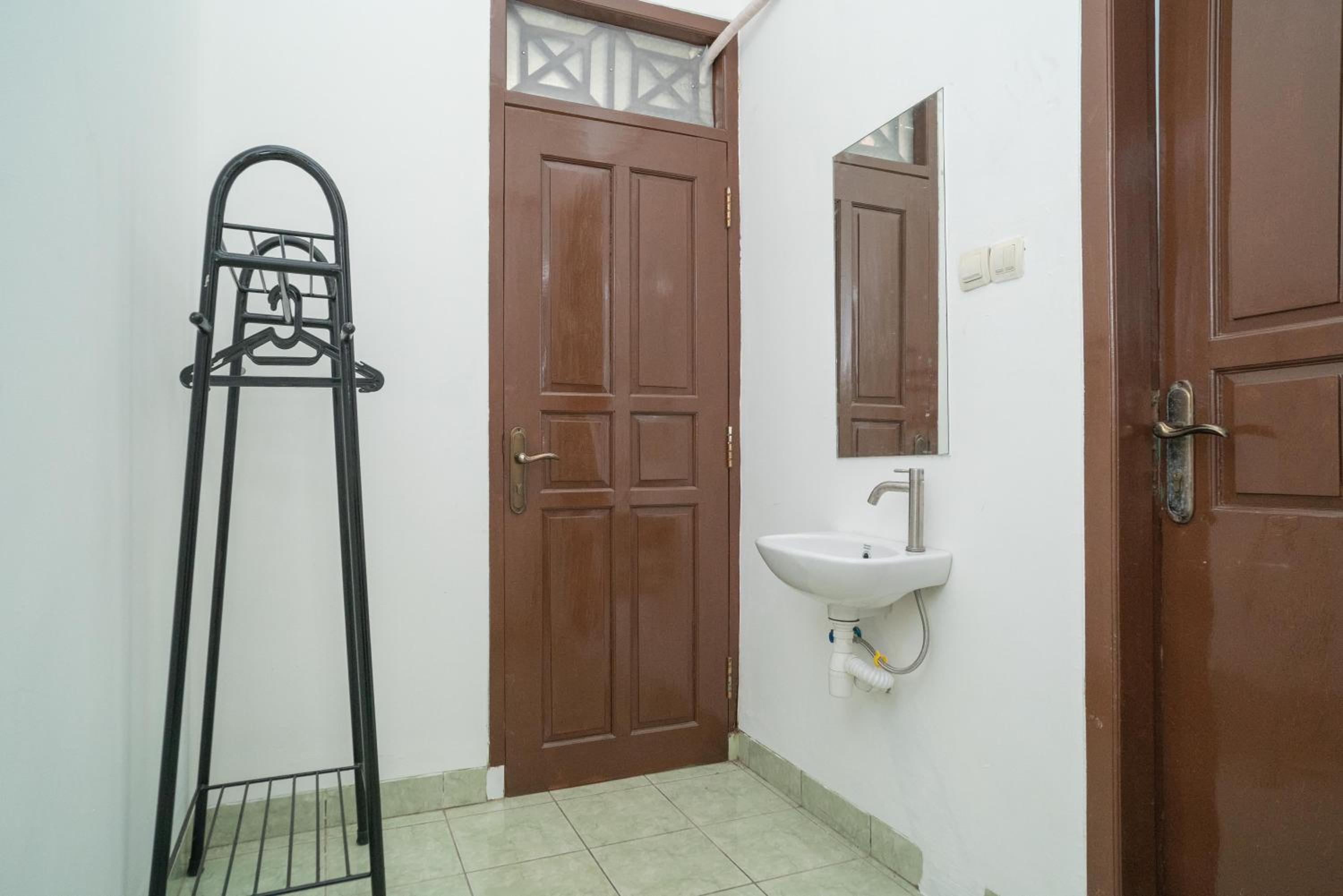 Double Room - Photo 15