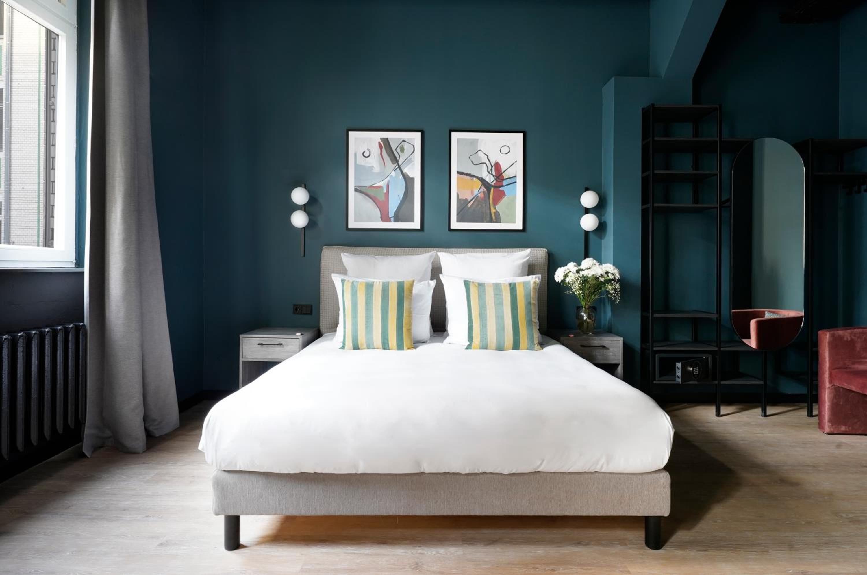 Large Studio with Kitchenette and Sofa Bed photo 2