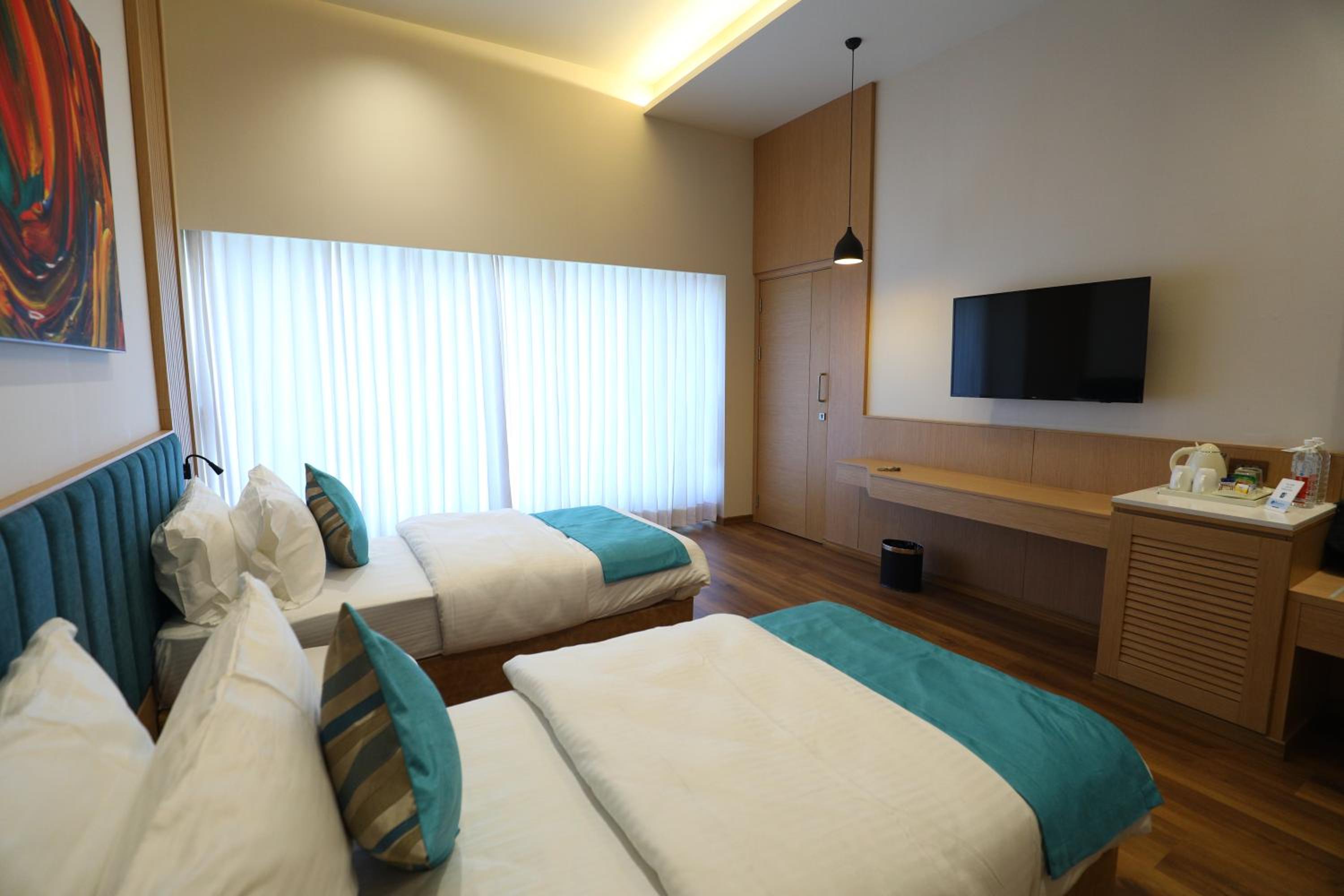 Deluxe Twin Room - Photo 2