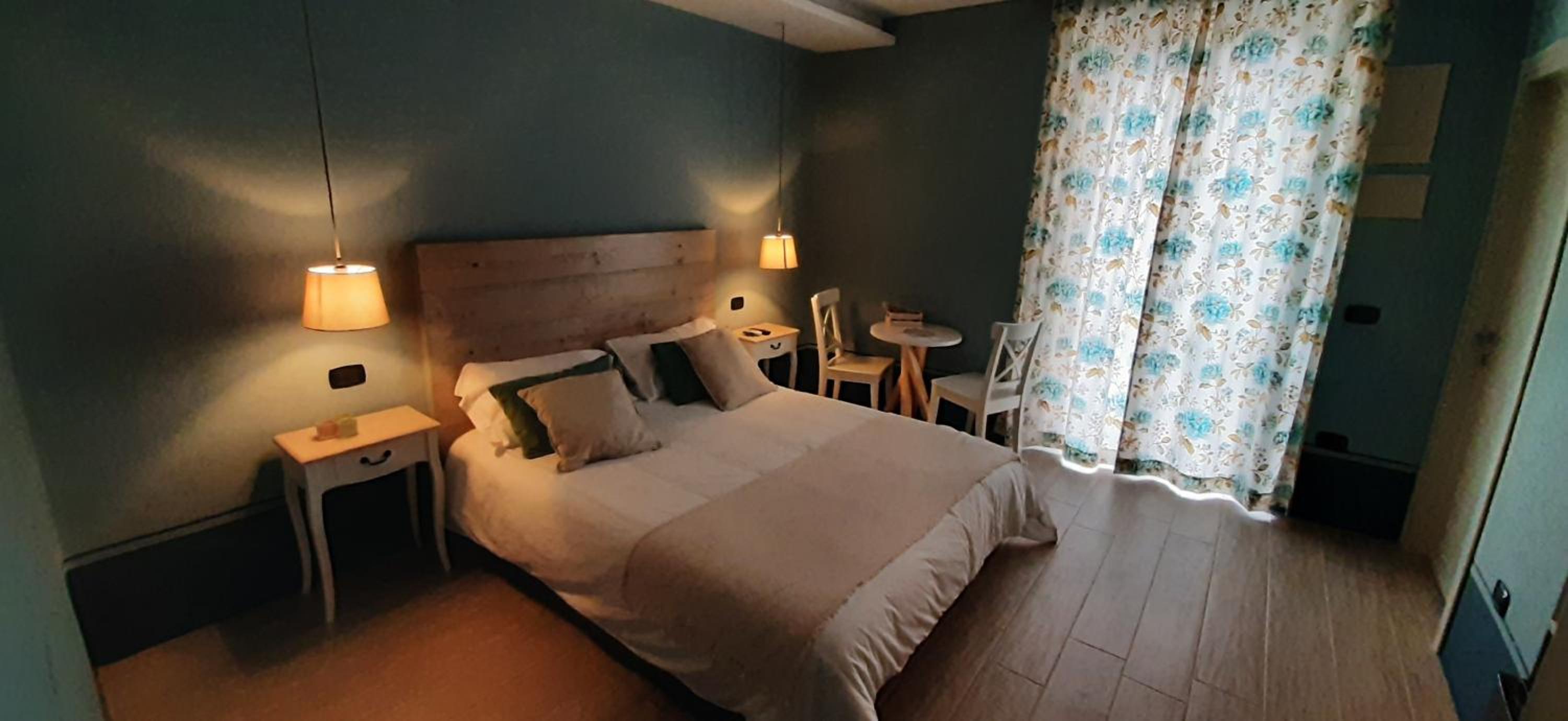 Deluxe Double Room with Balcony - Photo 3