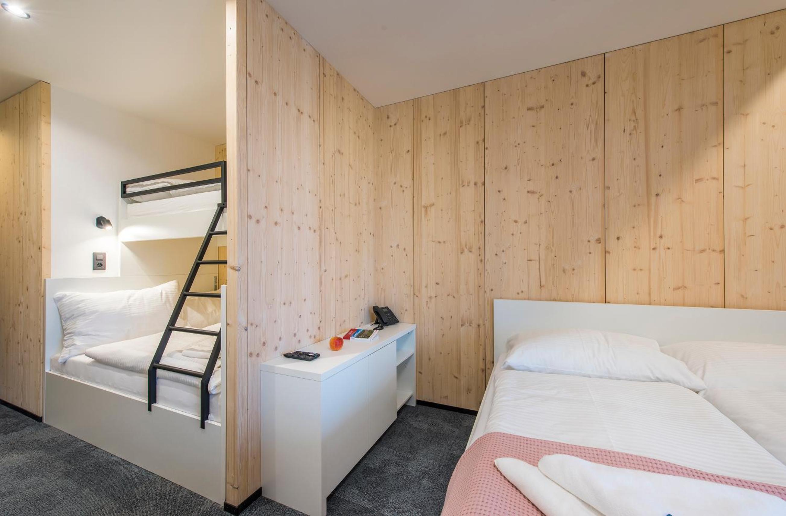 Quadruple Room - Photo 6