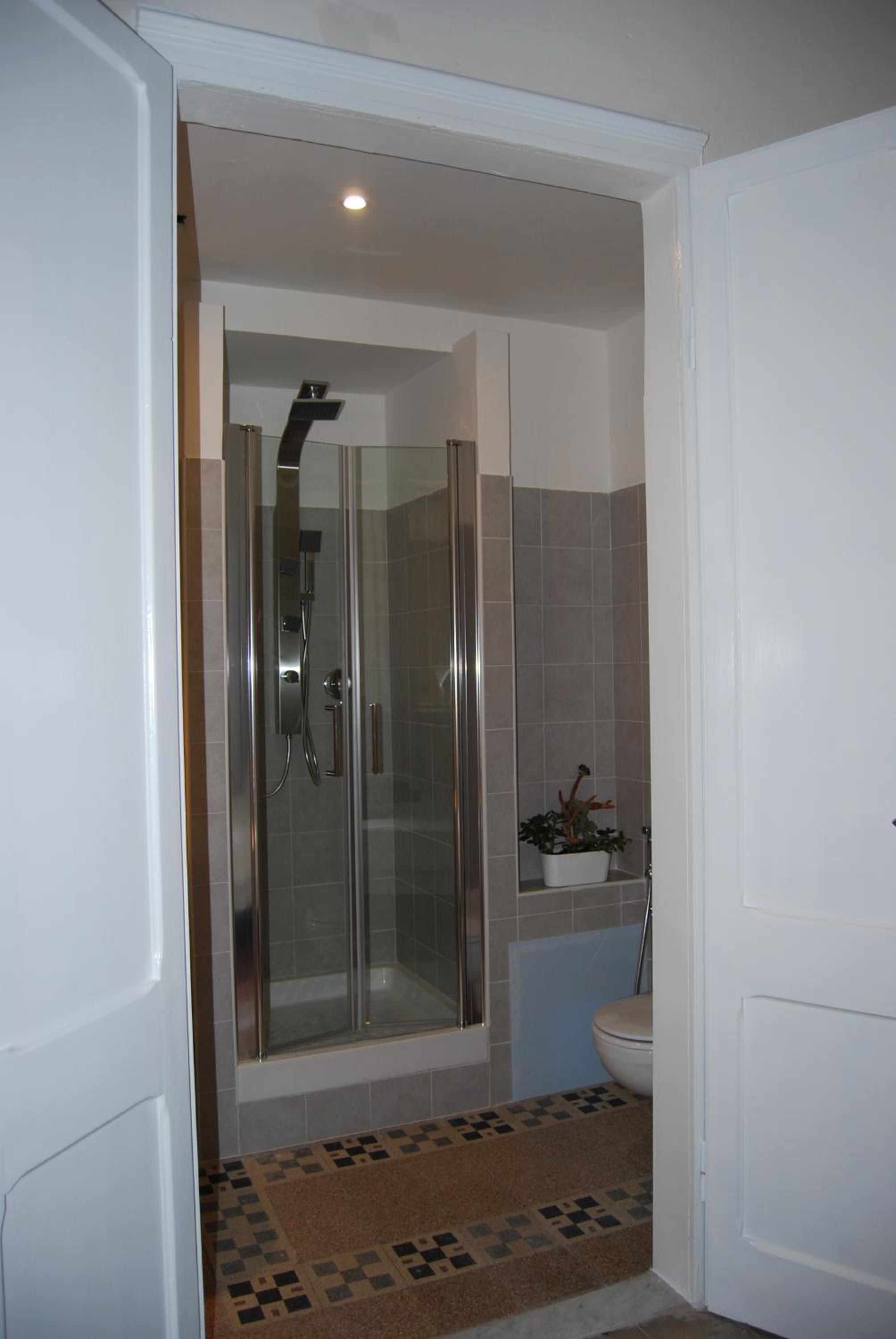 Double Room - Photo 5