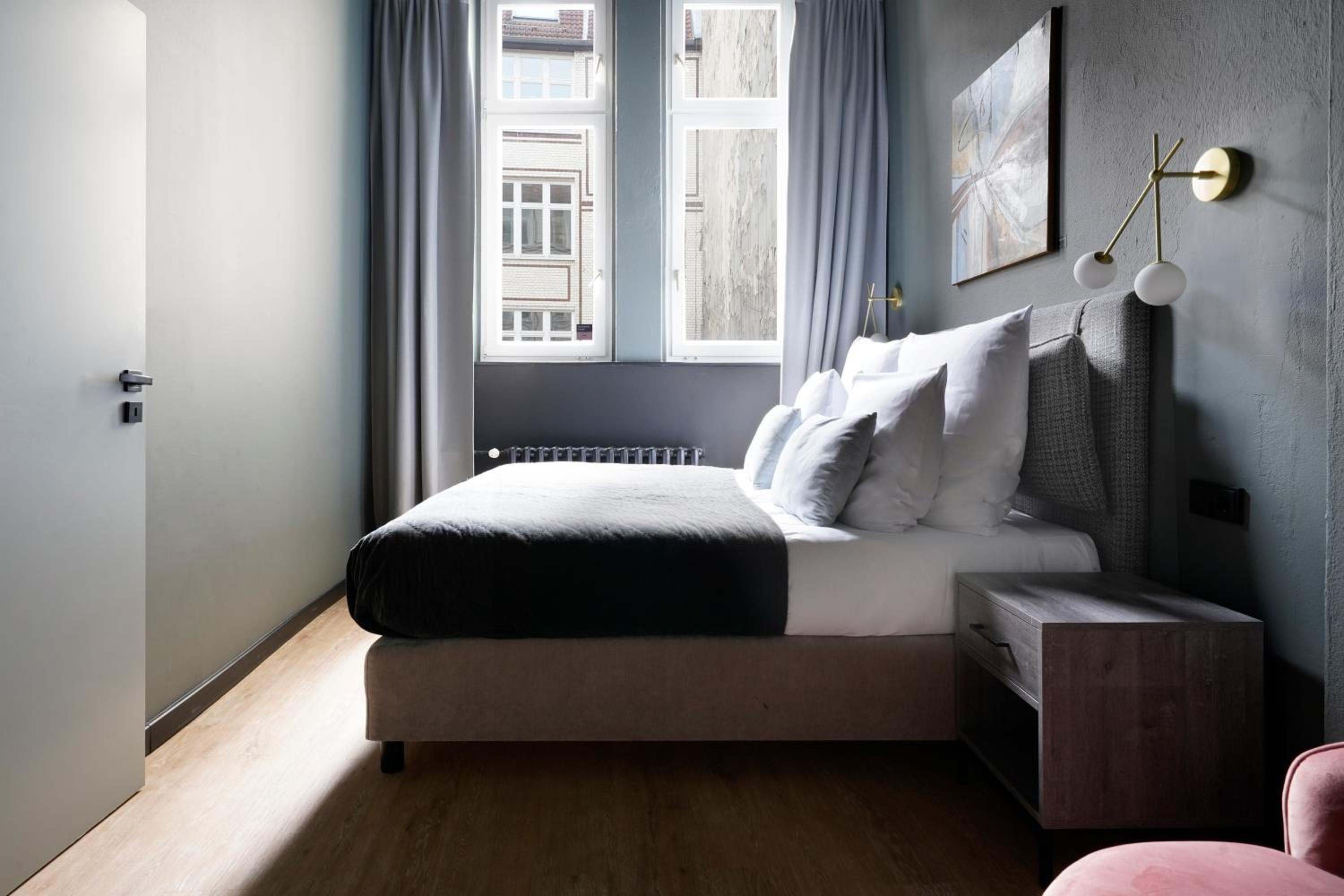 Extra Large Room with Sofa Bed photo 2