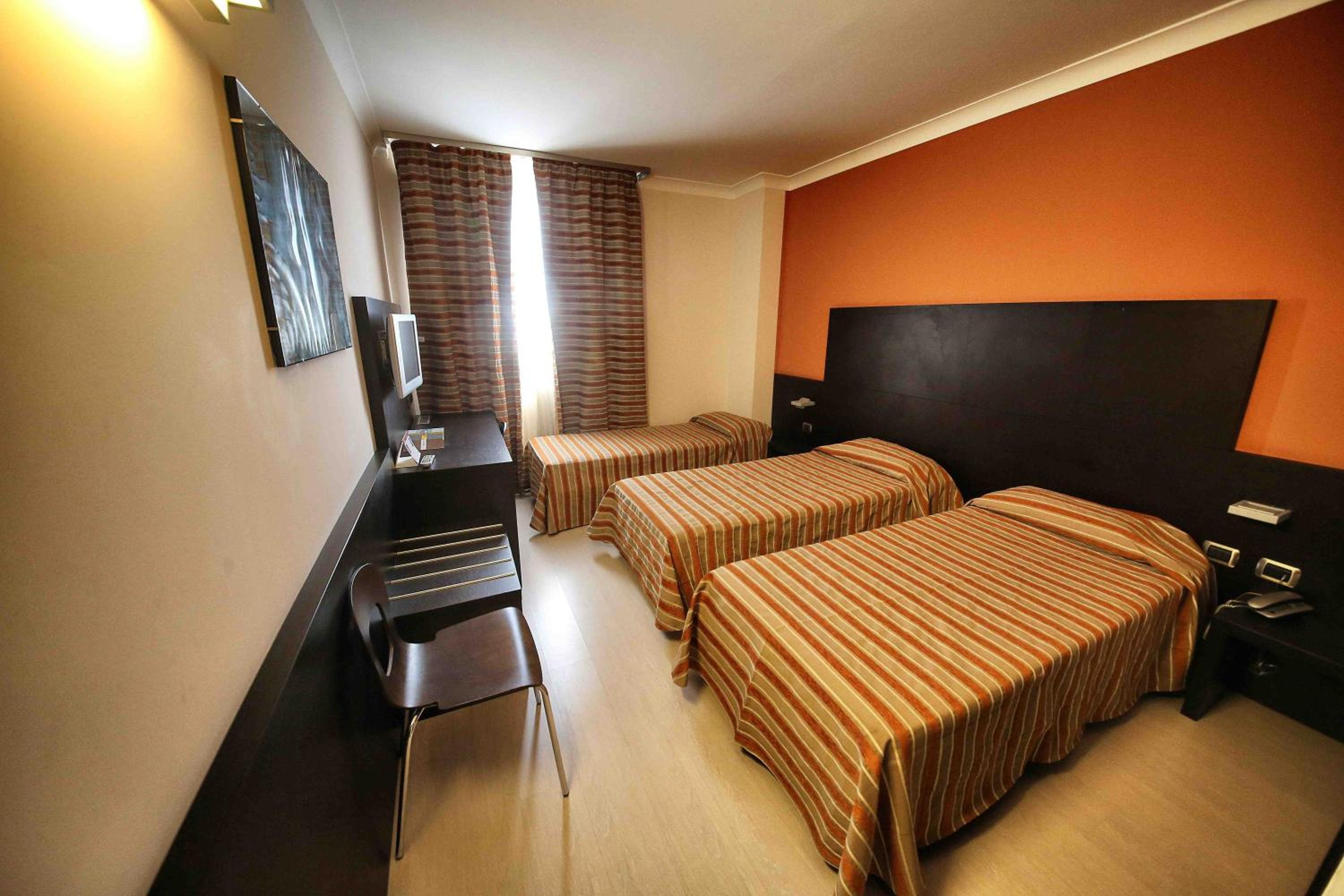 Triple Room - Photo 2