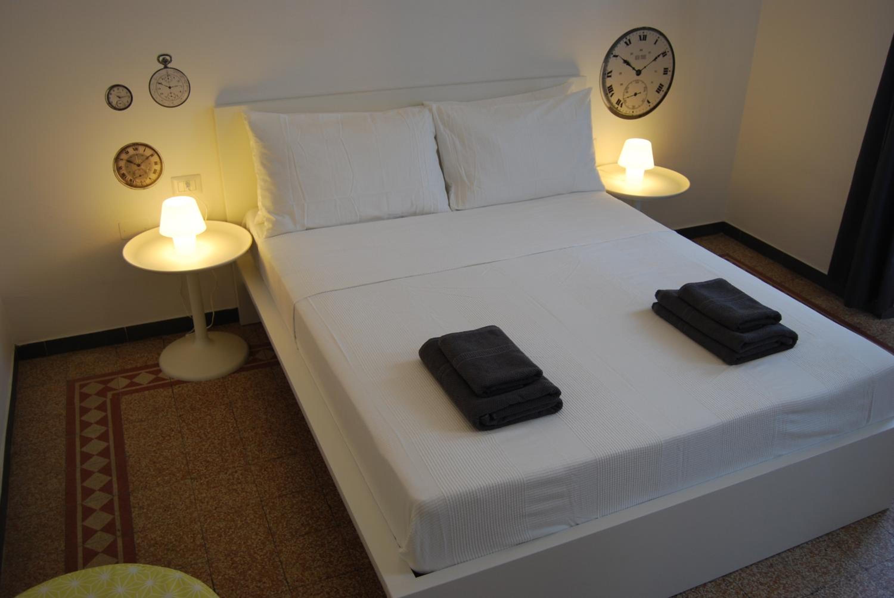 Double Room - Photo 8