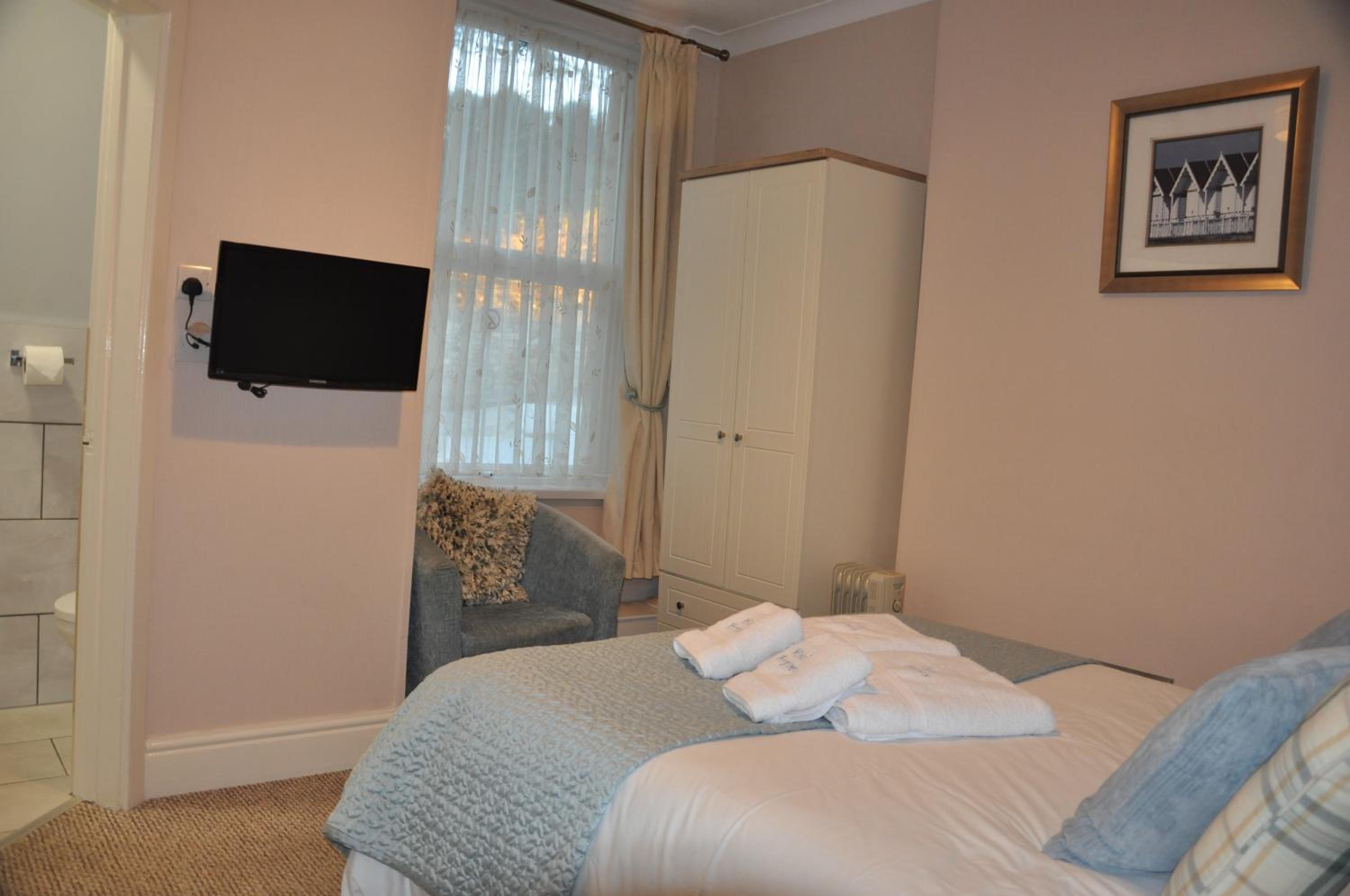 Double room En-suite with shower photo 3