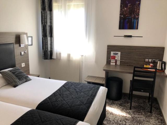 Privilege Twin Room with Park View - Photo 4