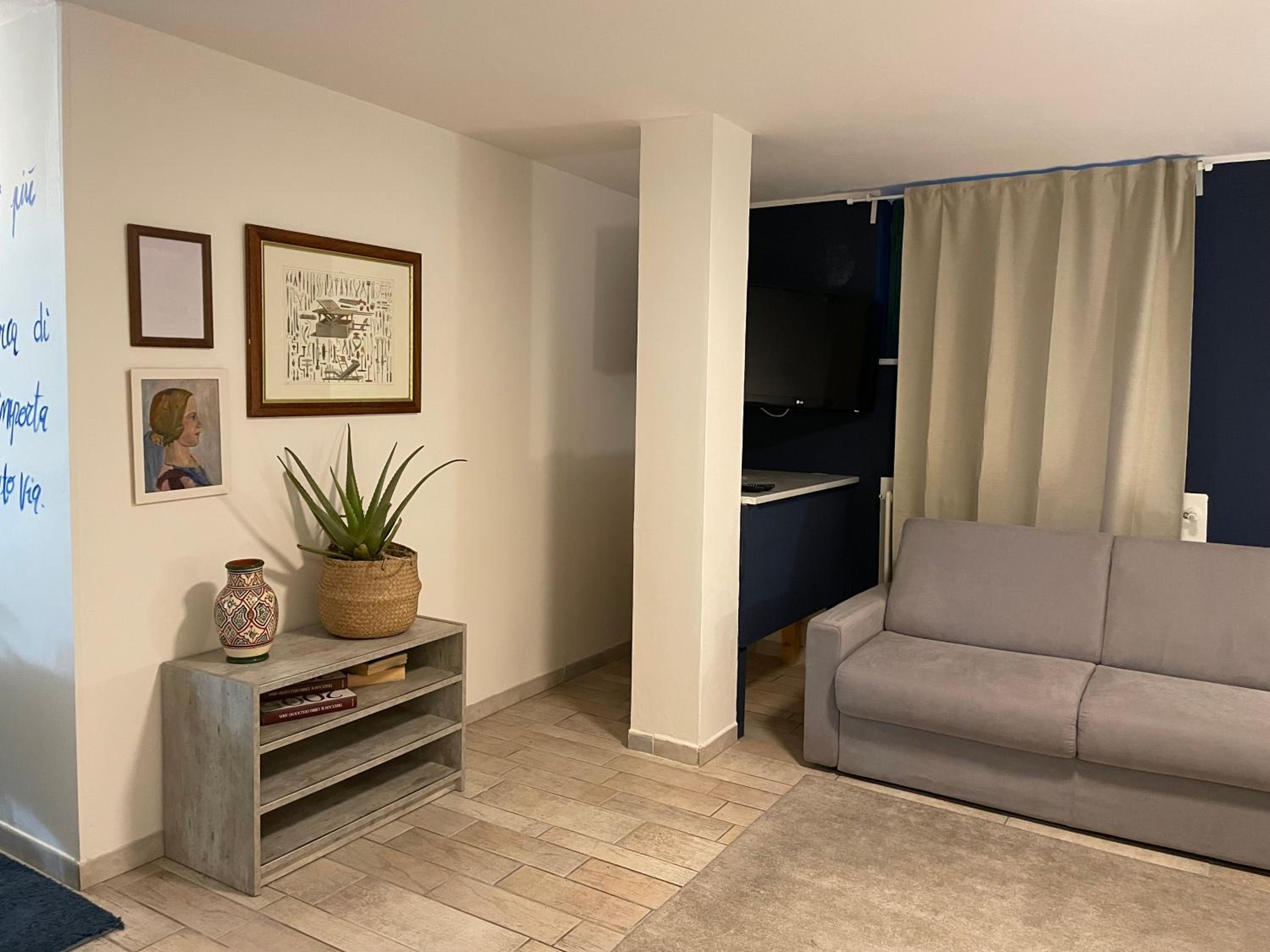 One-Bedroom Apartment