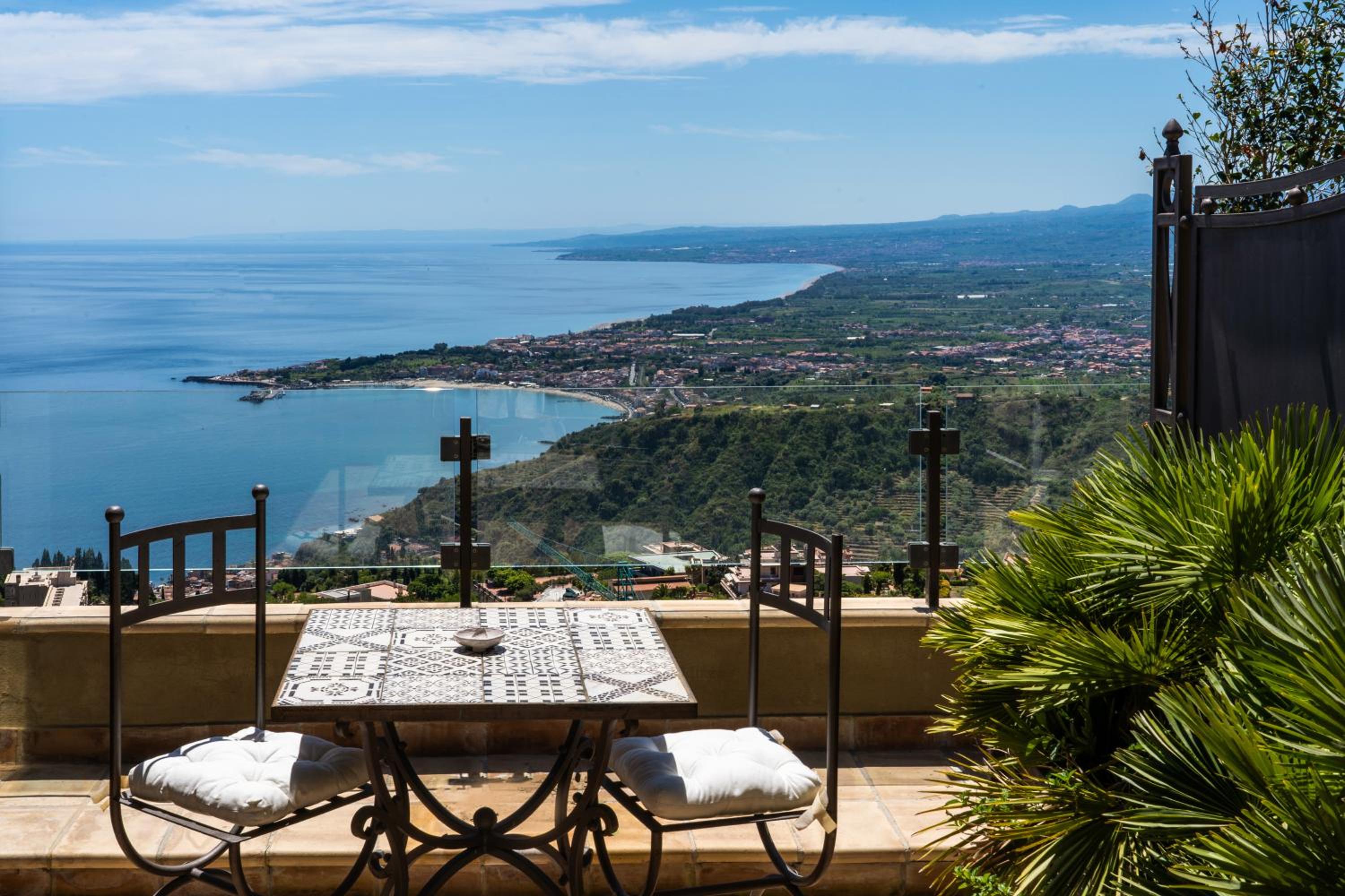 Deluxe Double or Twin Room with Sea View - Photo 6