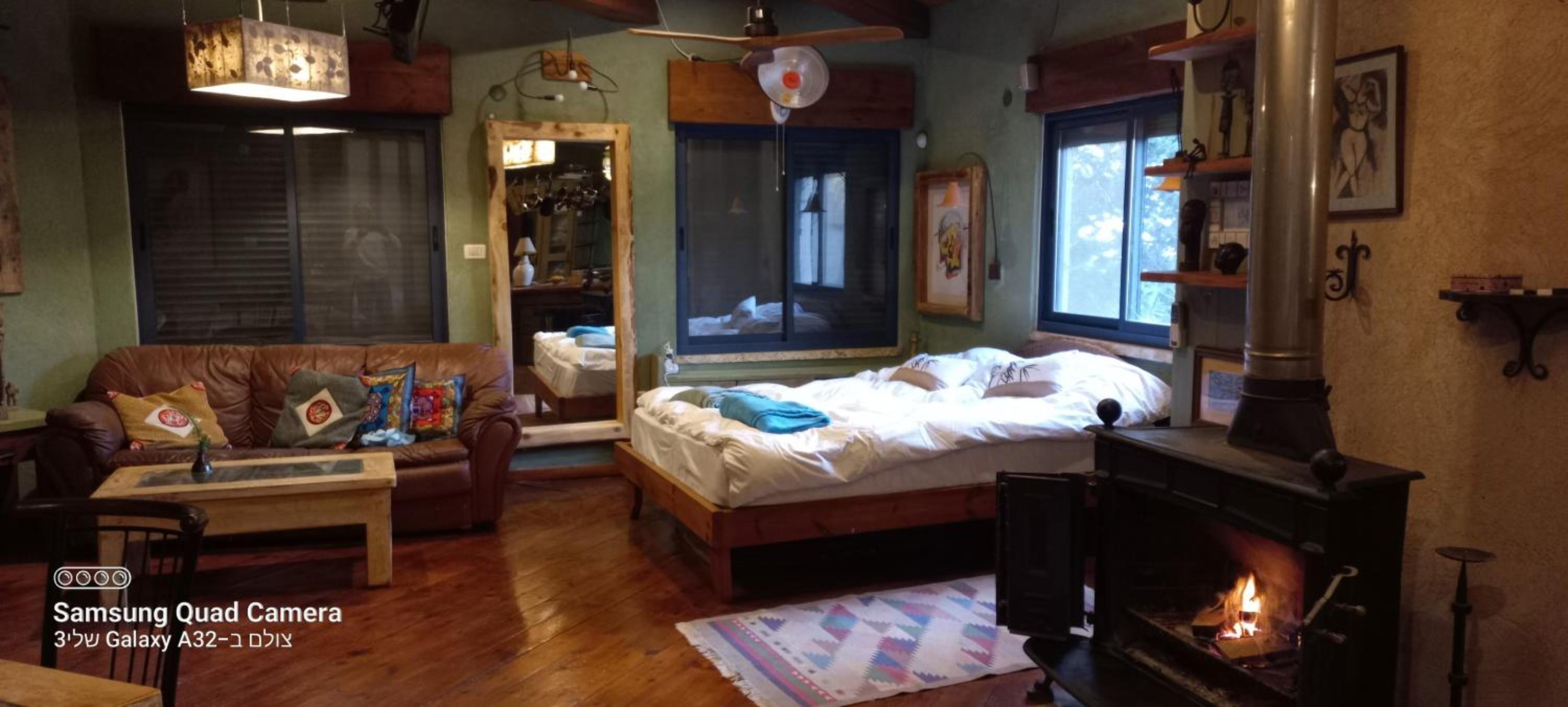 One-Bedroom House - Photo 31