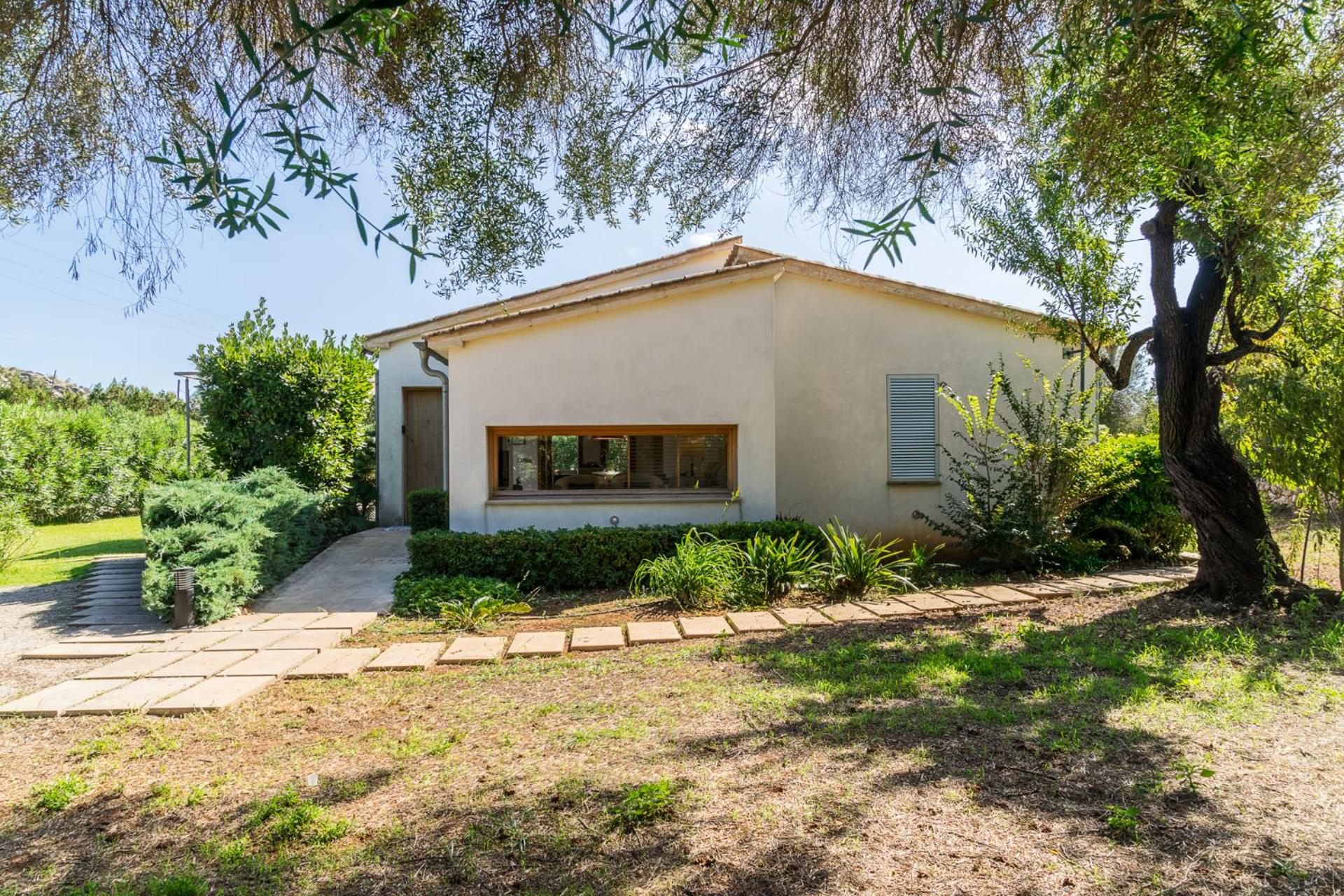 Three-Bedroom Villa photo 3