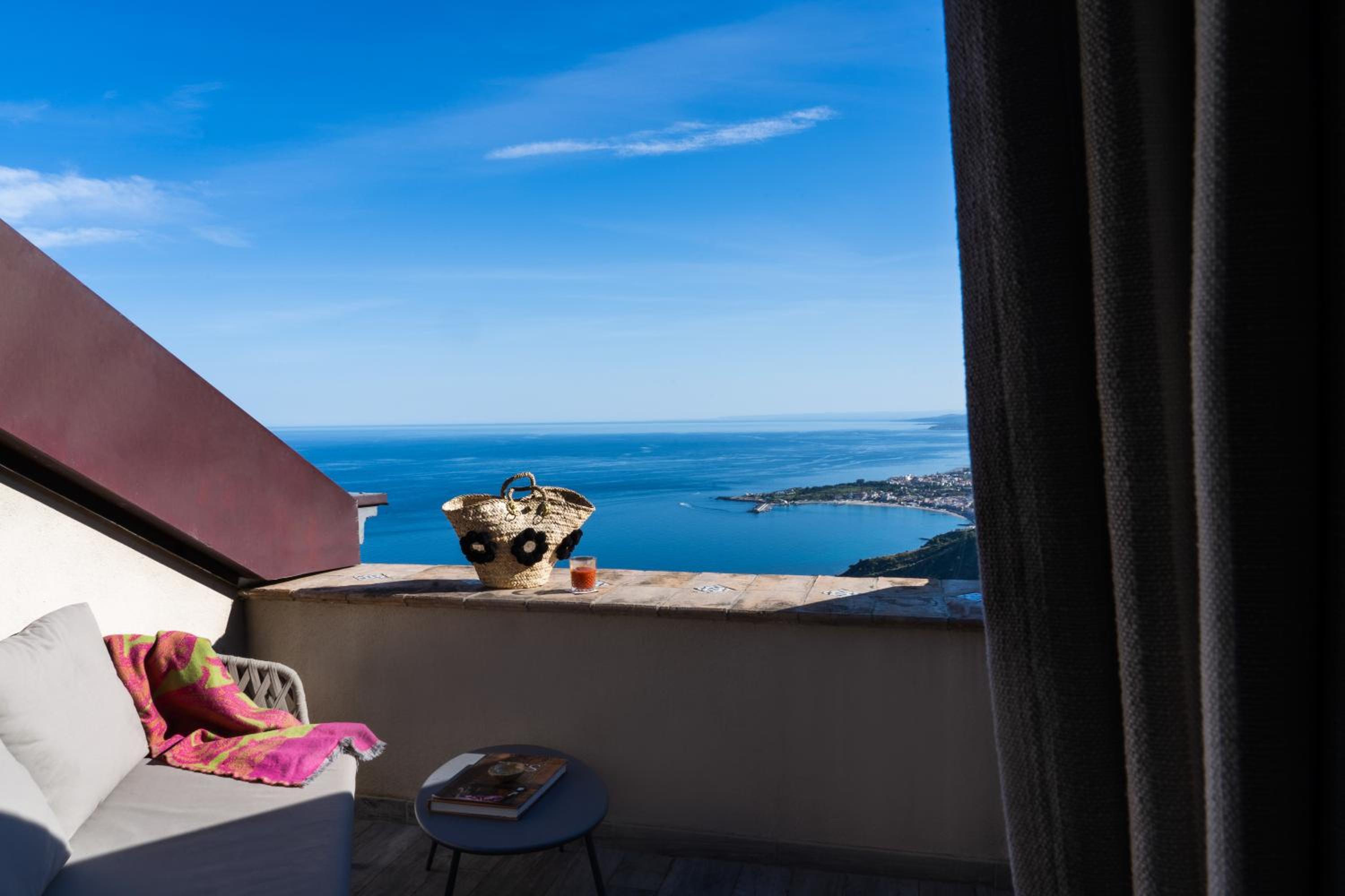 Luxury Junior Suite with Sea View