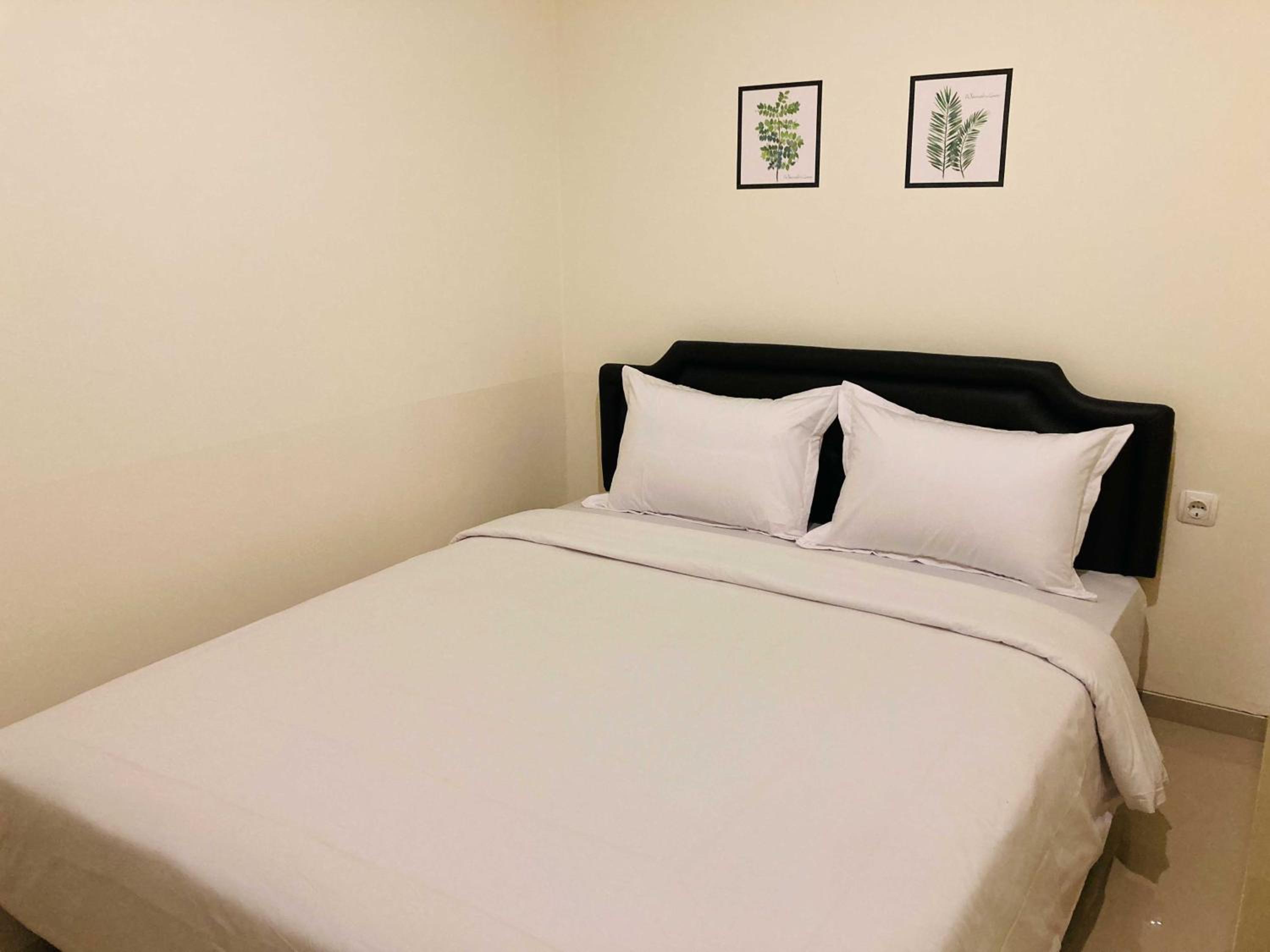 Economy Double Room photo 2