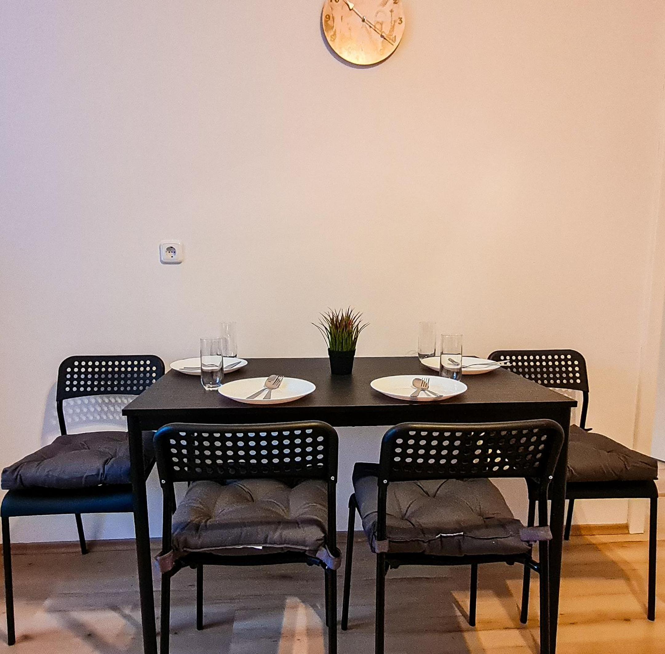 Three-Bedroom Apartment - Photo 11