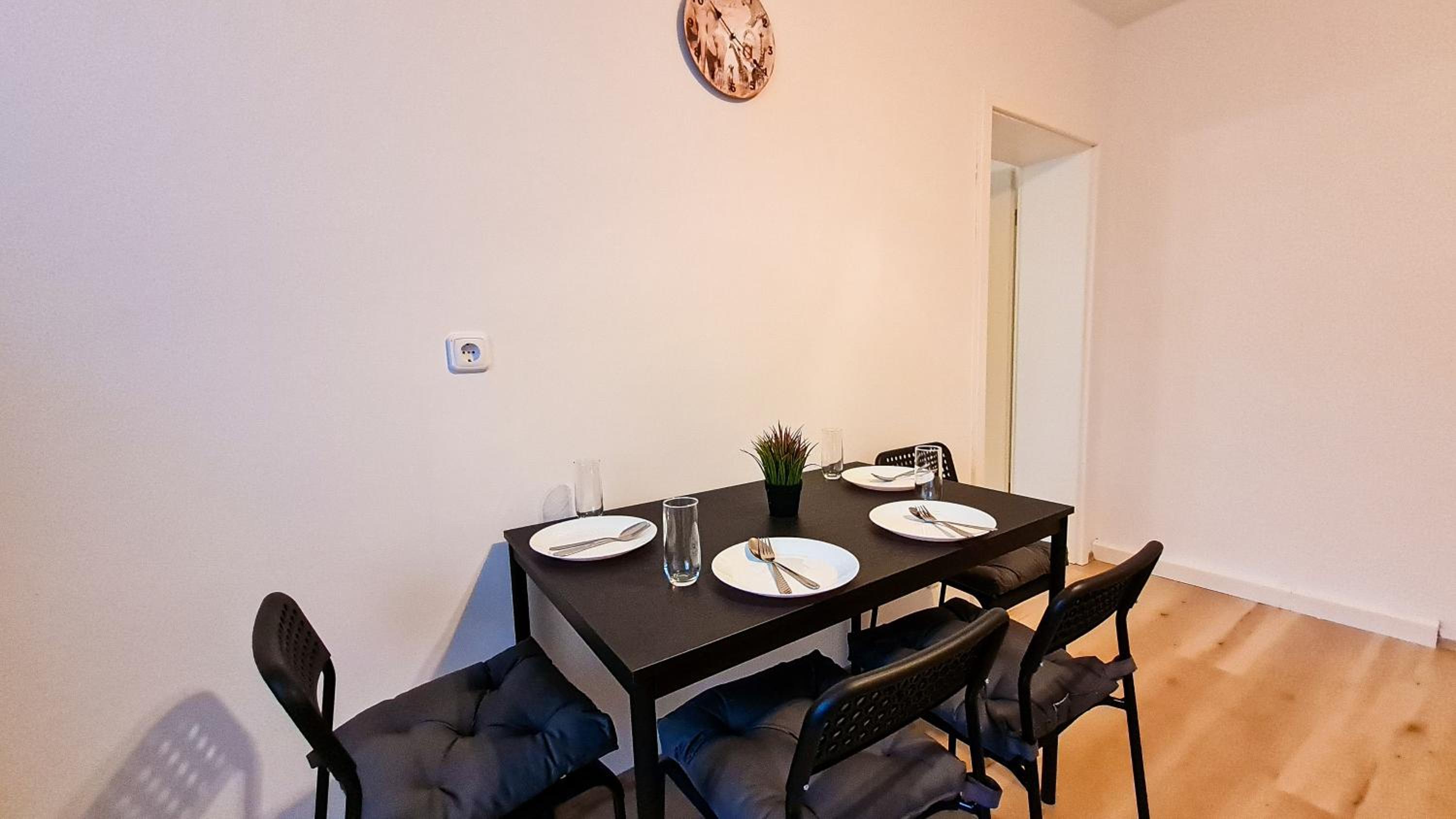 Three-Bedroom Apartment - Photo 4