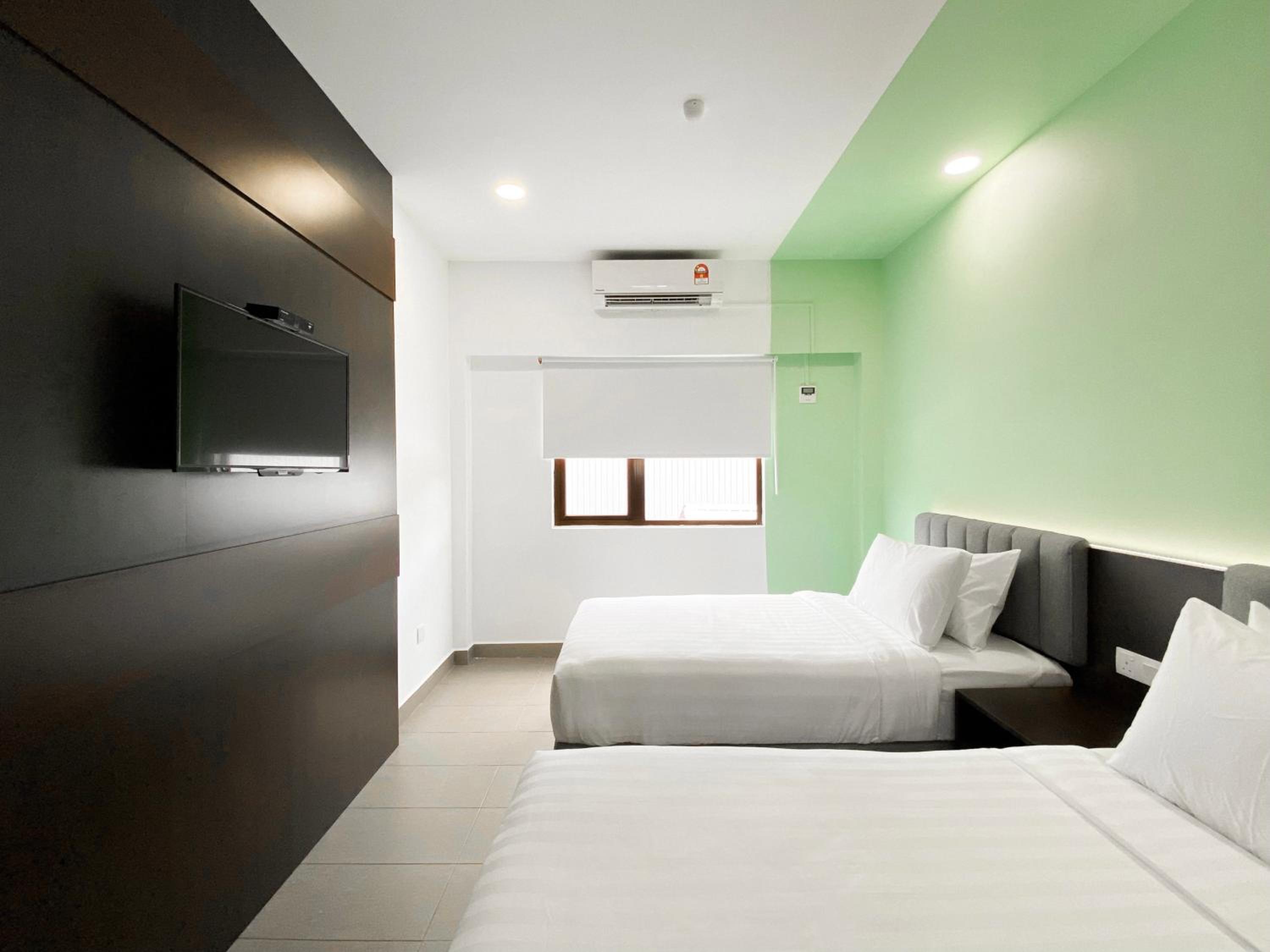 Standard Twin Room - Photo 7
