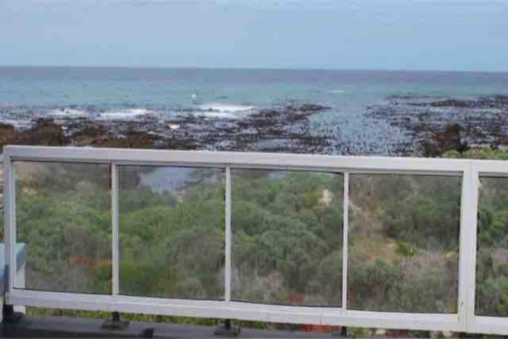 Five-Bedroom House - Photo 103