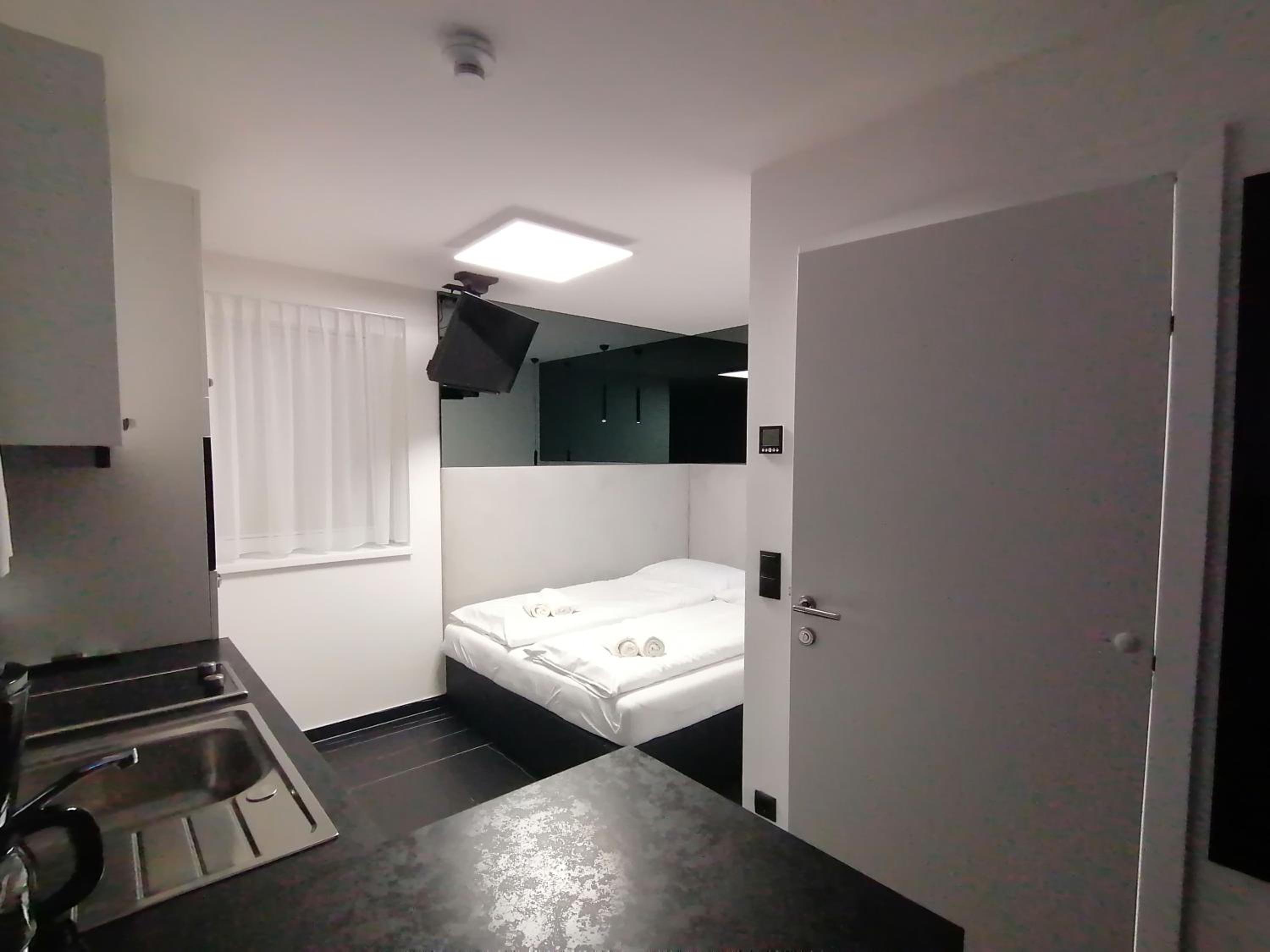 Budget Studio - Basement photo 2