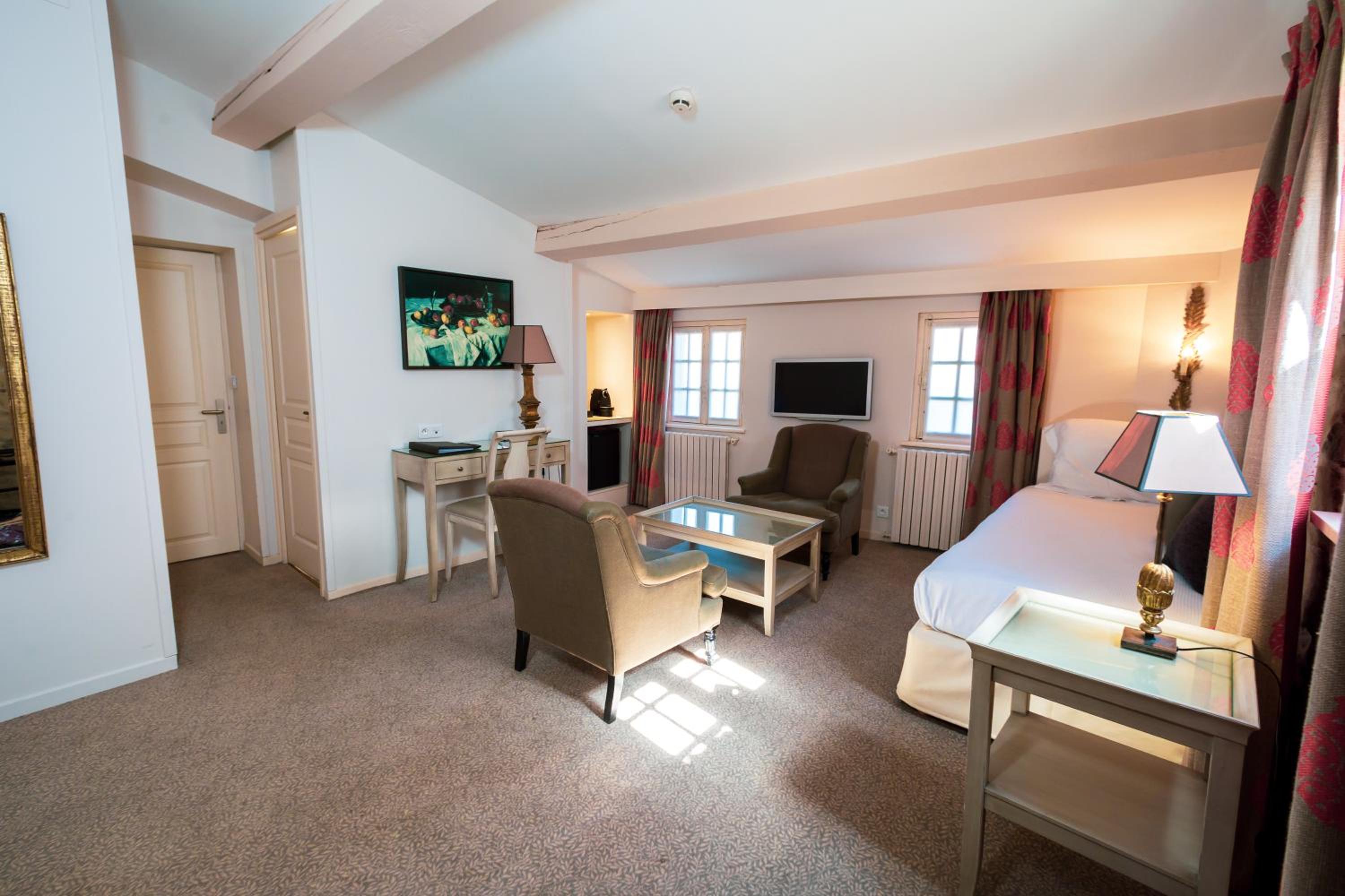 Suite - Photo 7