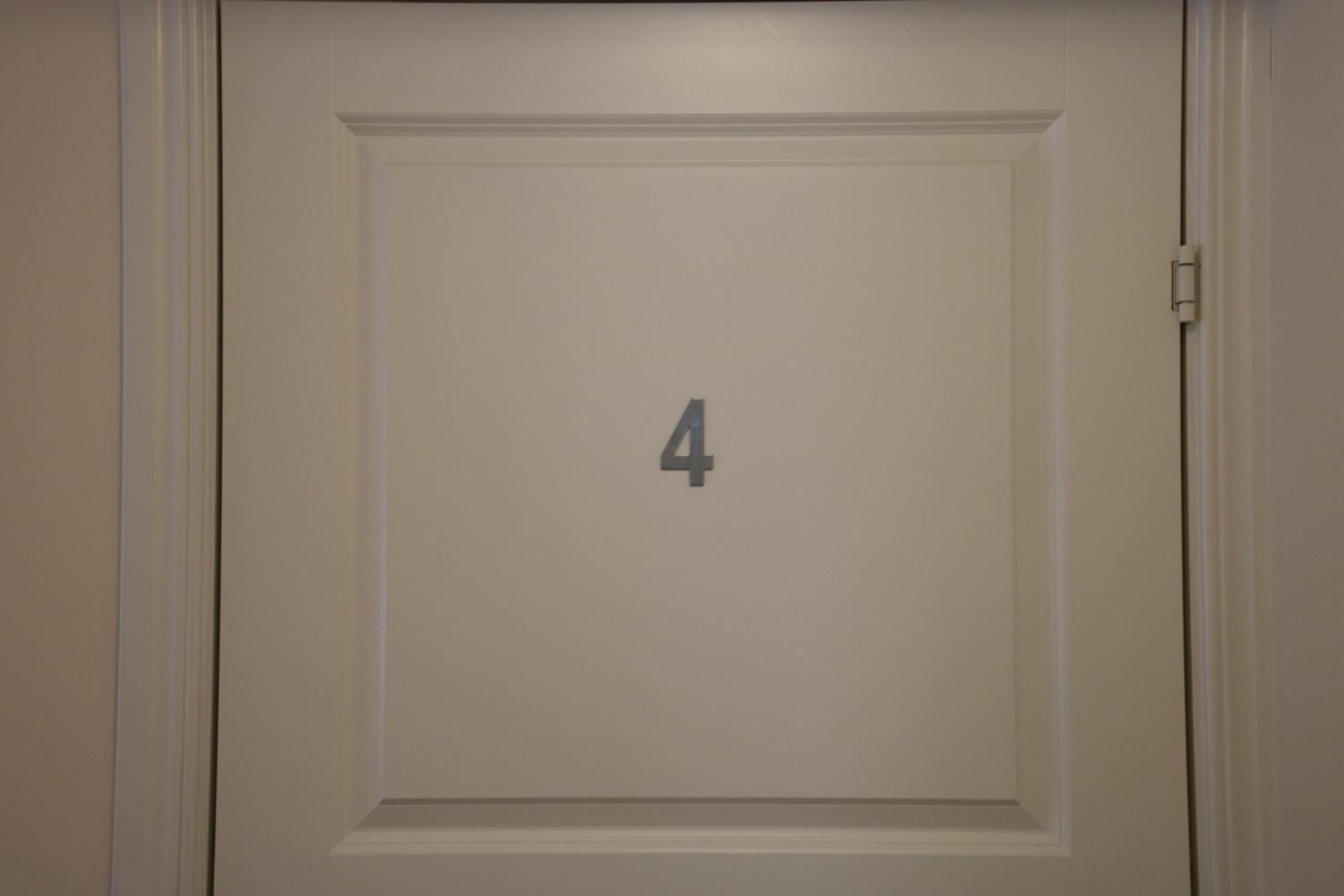 Quadruple Room with Private Bathroom - Photo 7
