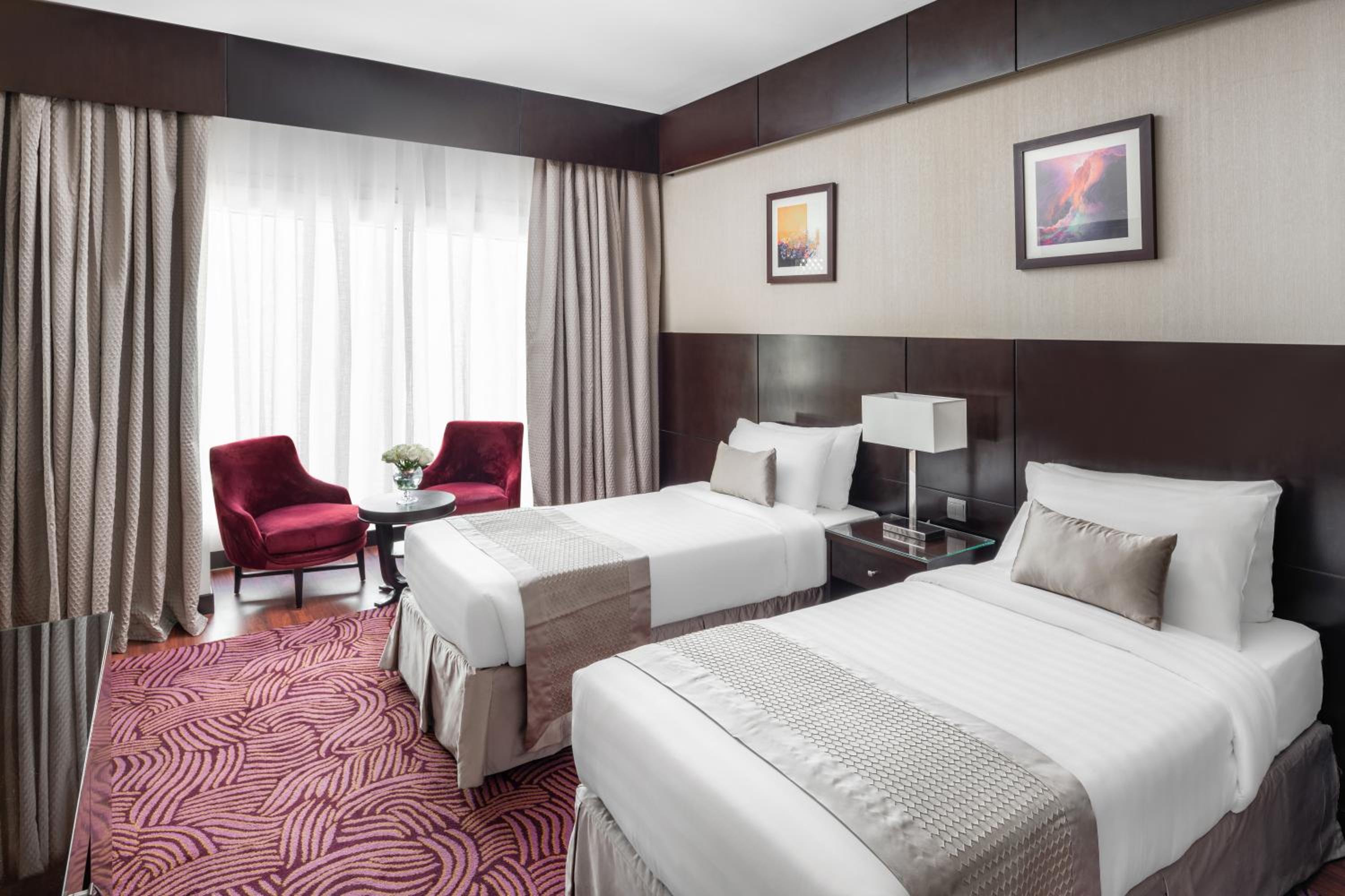 Superior Twin Room with City View - Photo 2
