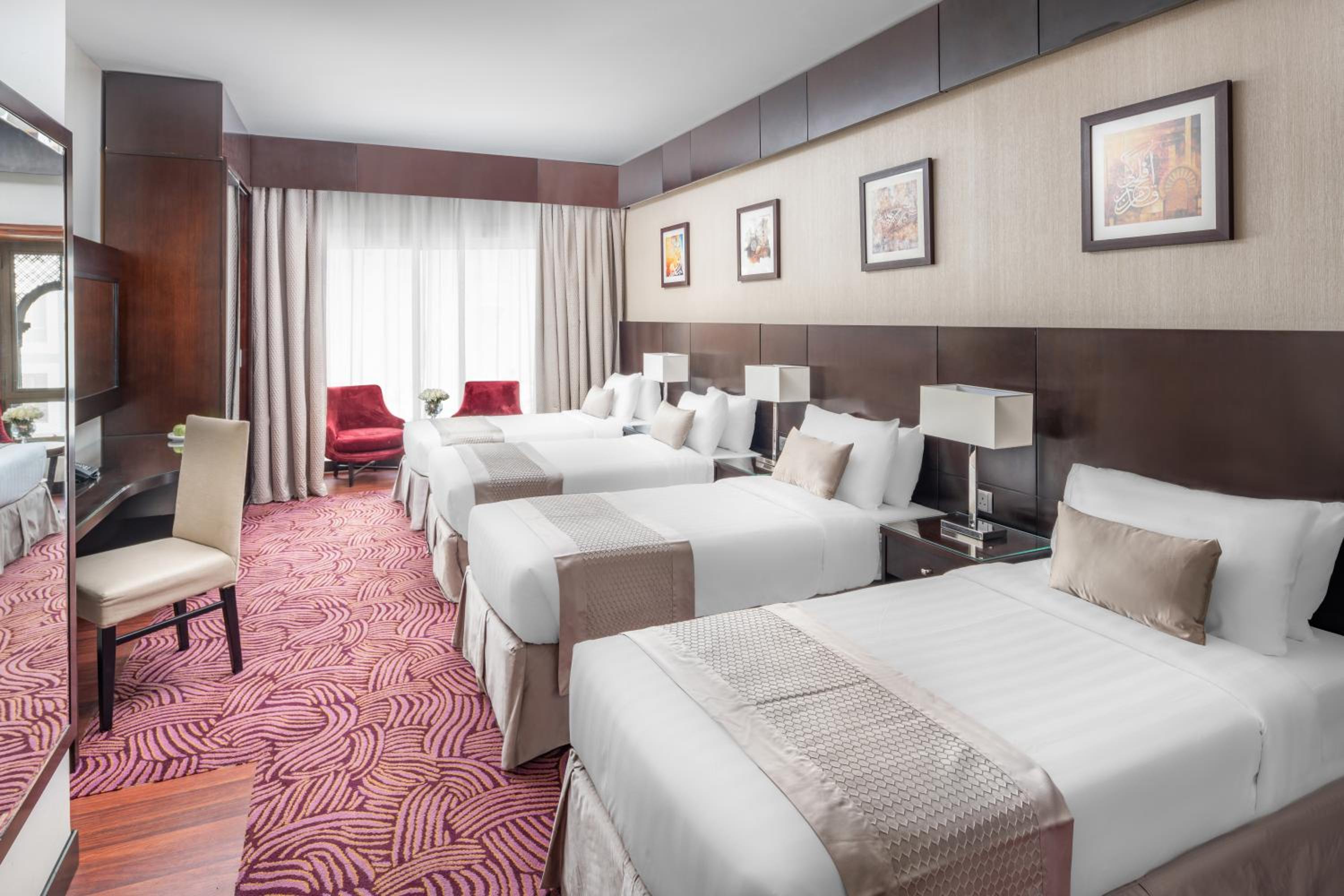 Superior Quadruple Room - Photo 4