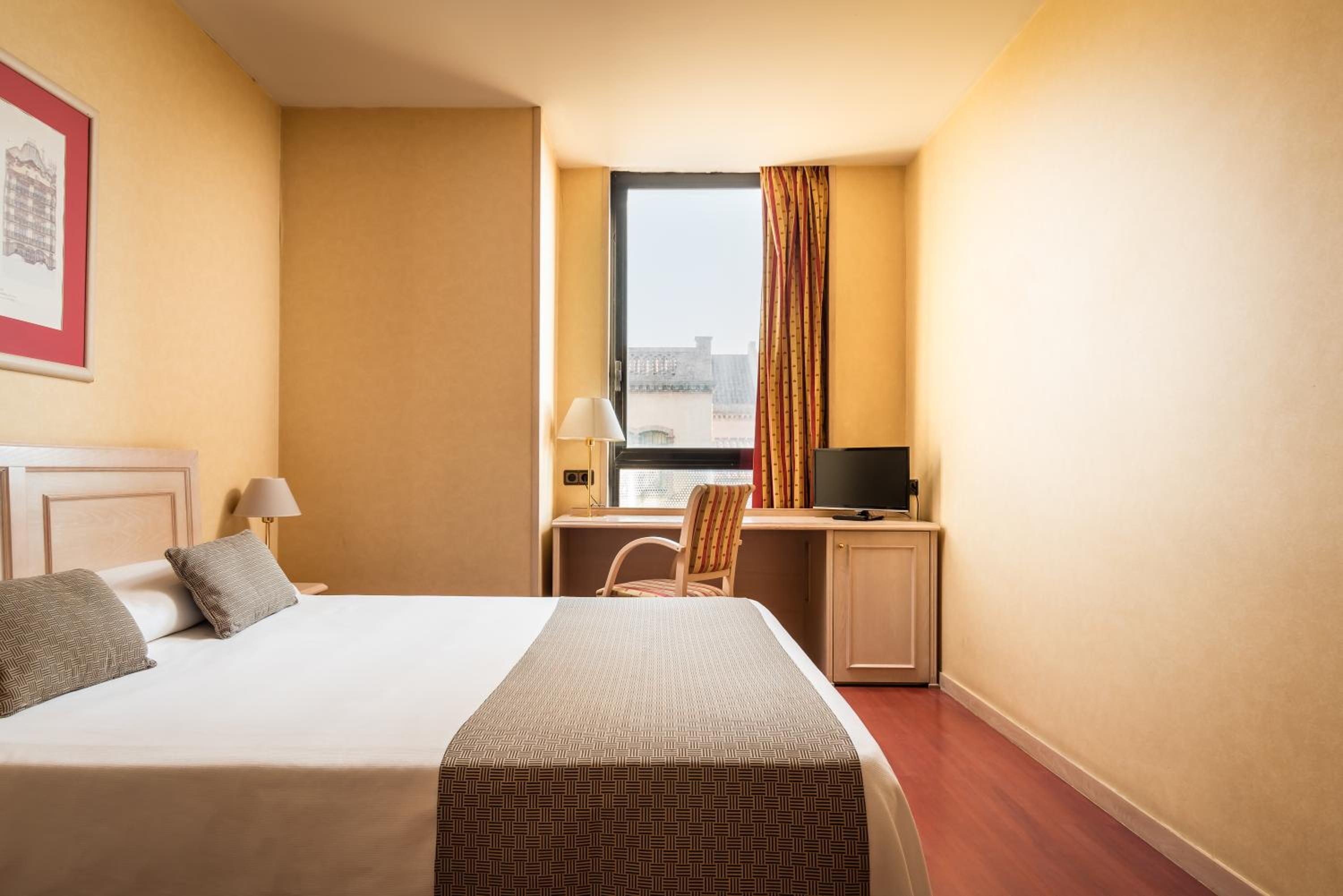 Standard Double Room with City View photo 2