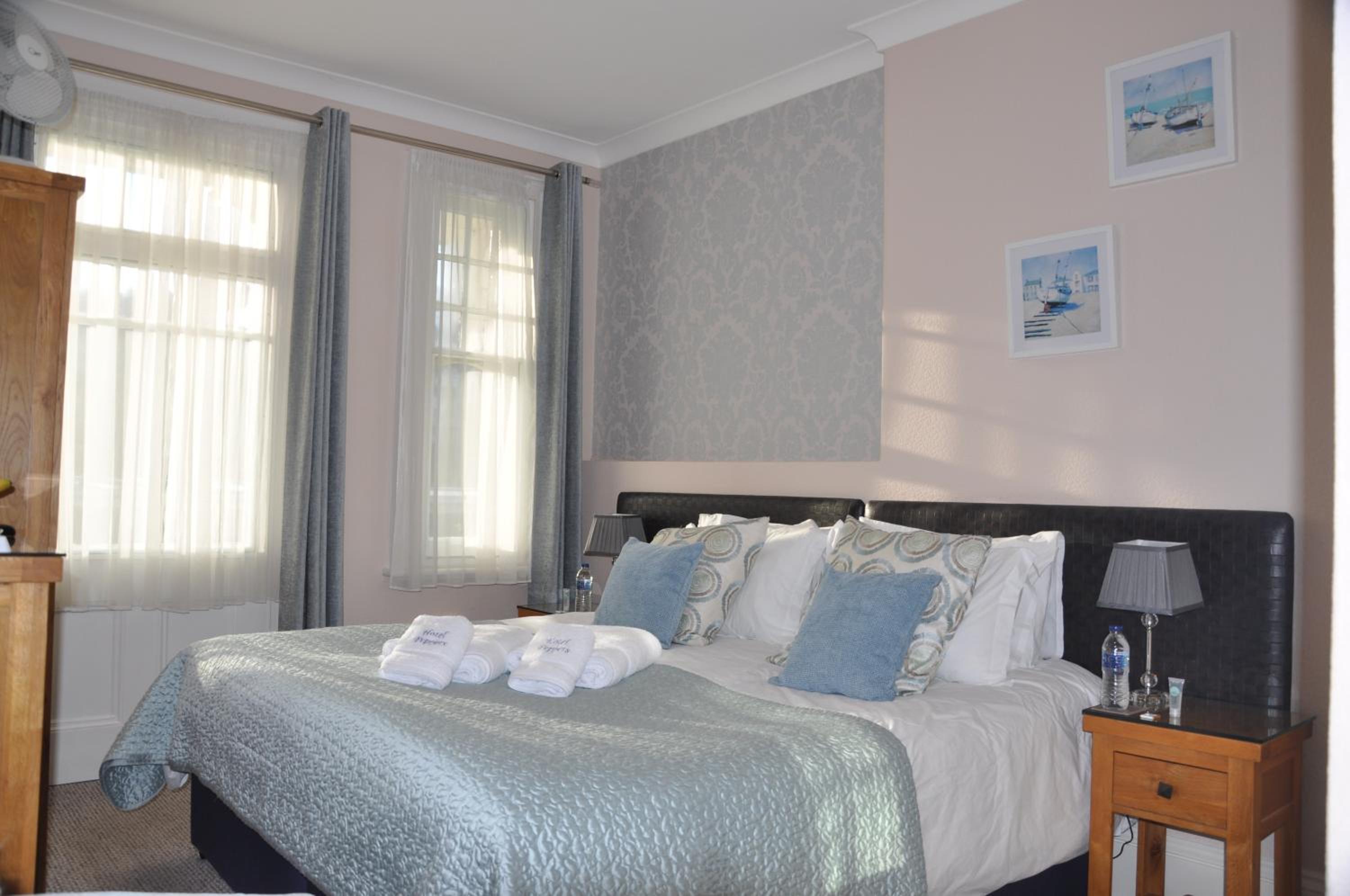 Double room with Super King Bed En-suite with Balcony photo 3