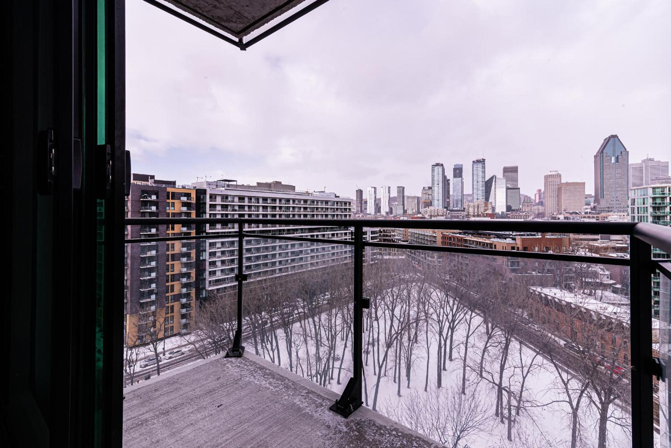 Premium - City View - Photo 15