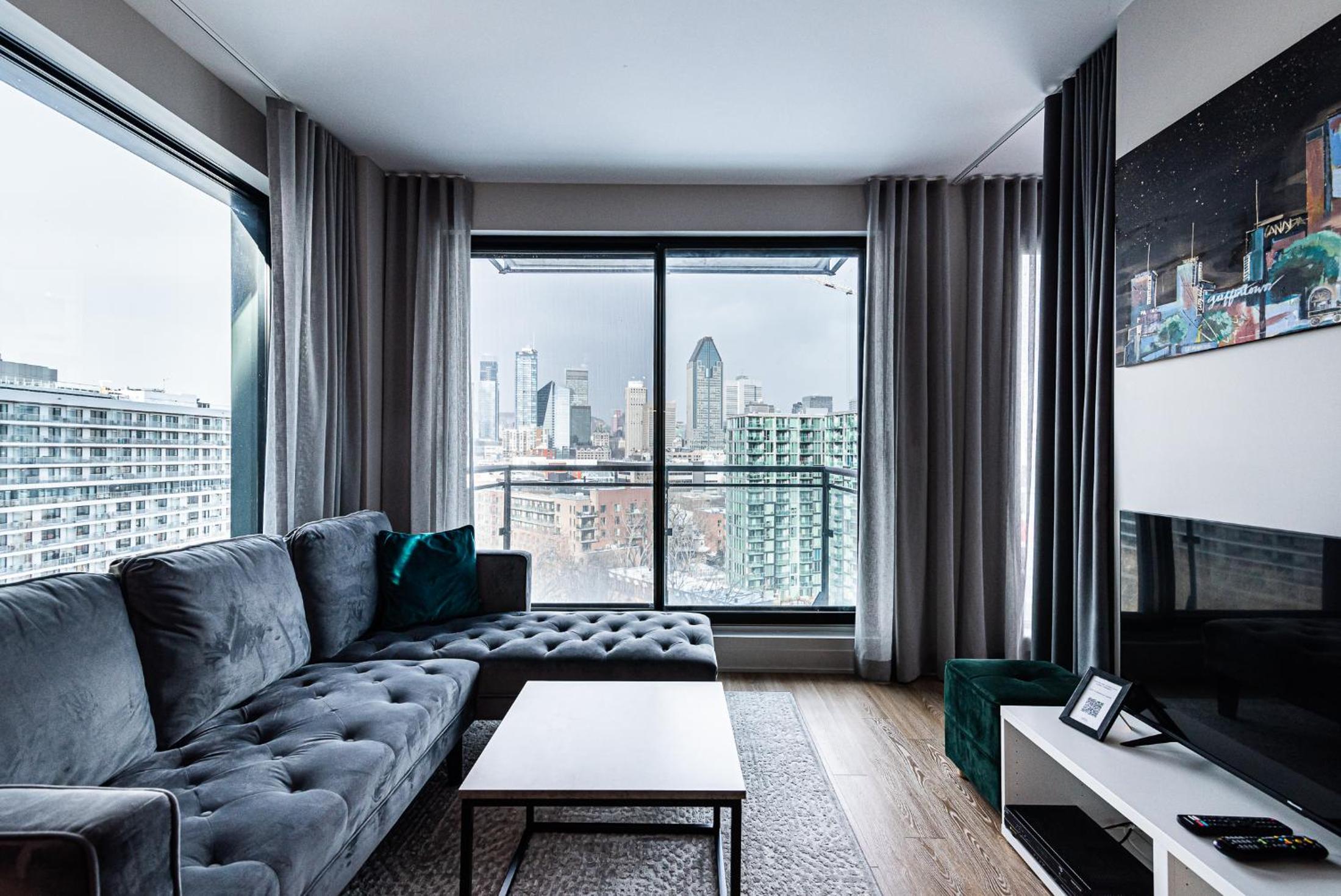 Premium - City View - Photo 8