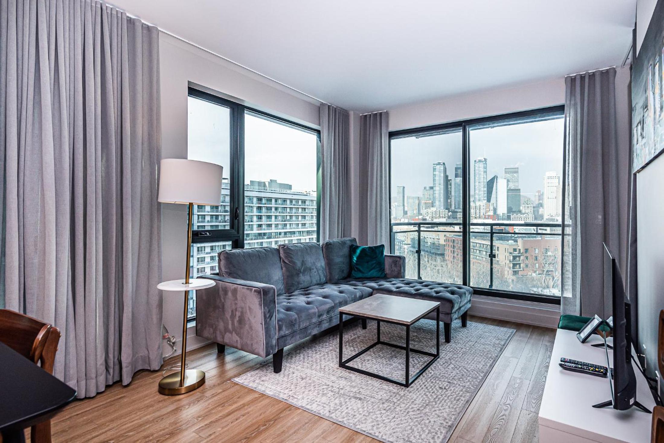 Premium - City View - Photo 7