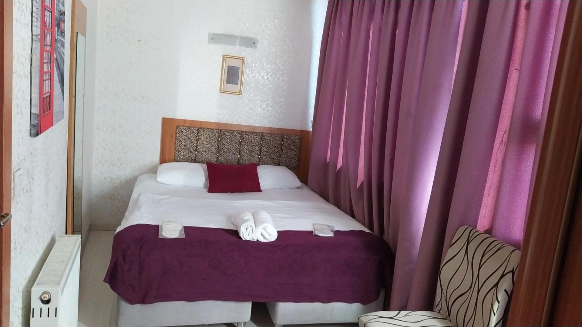 Budget Double Room photo 3