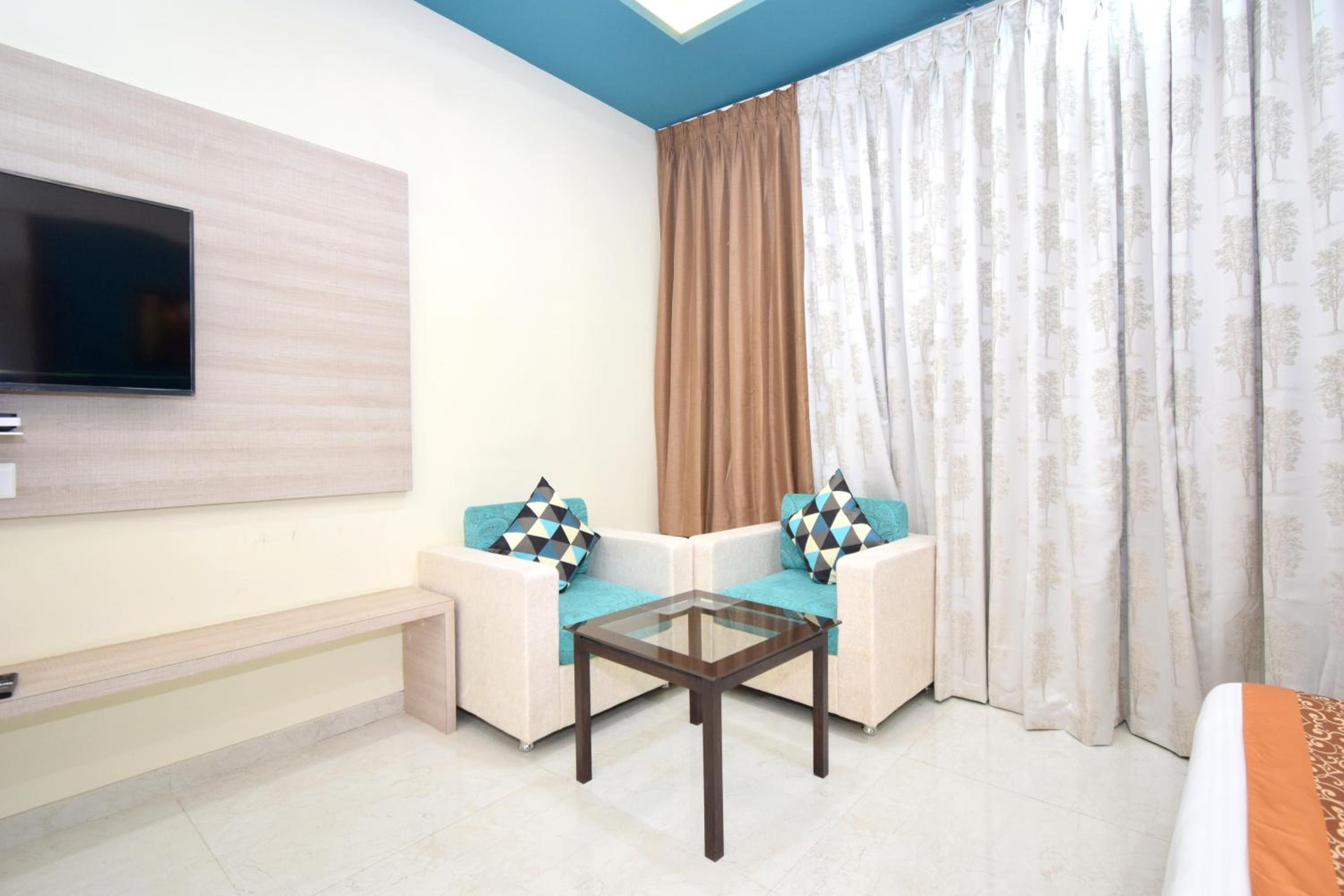 Superior Queen Room with Two Queen Beds - Photo 31