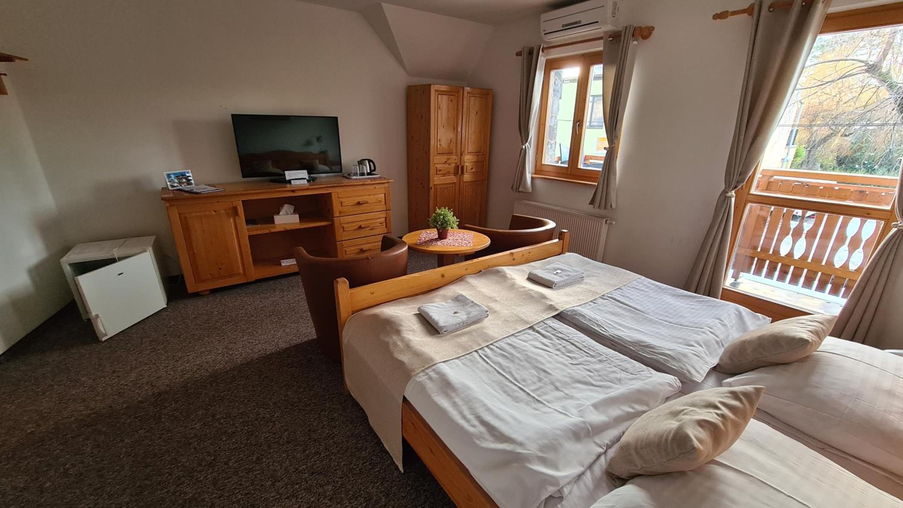 Standard Double Room - Photo 26