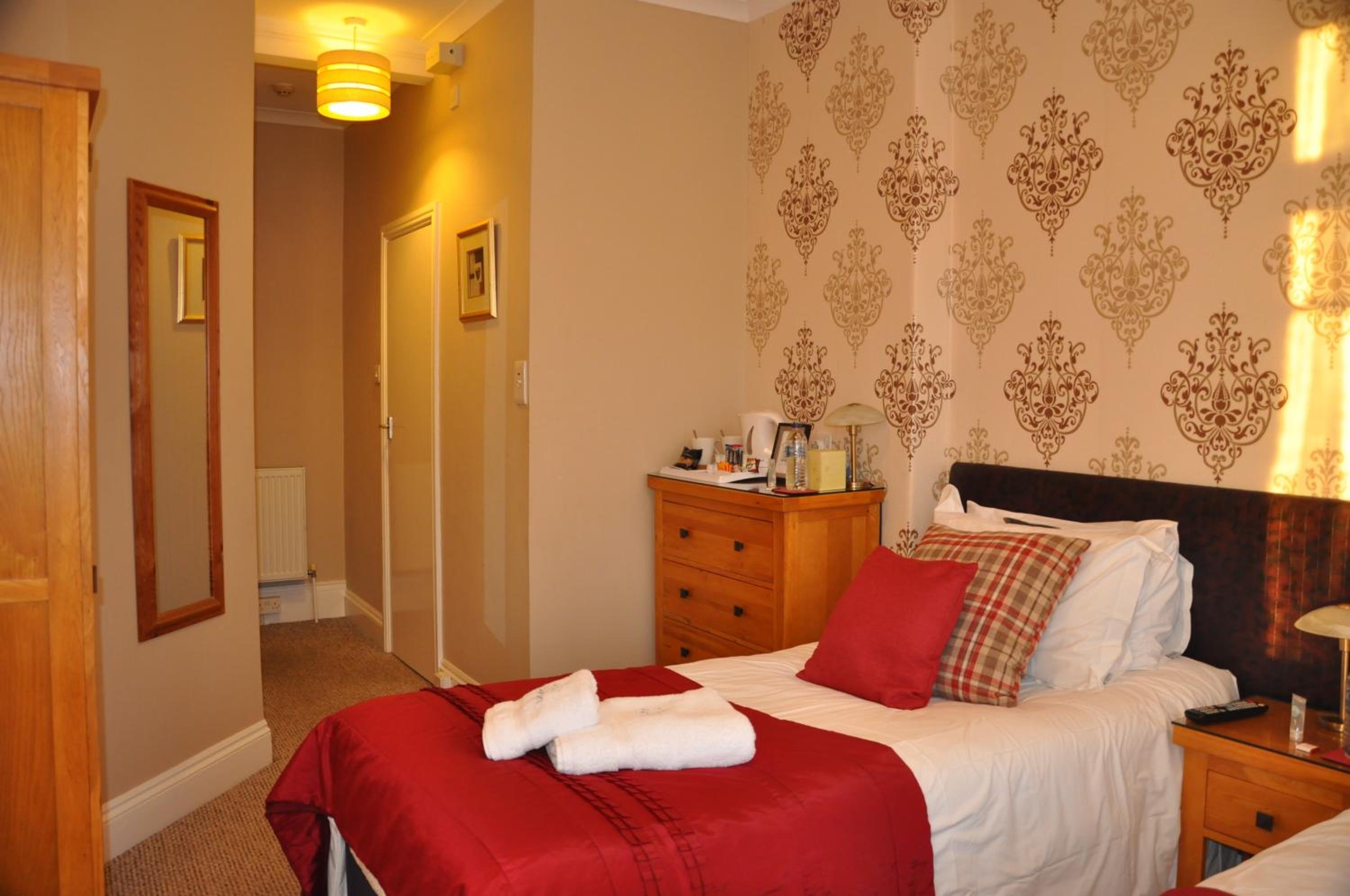 Super king bed or Twin room En-suite with Balcony  photo 3