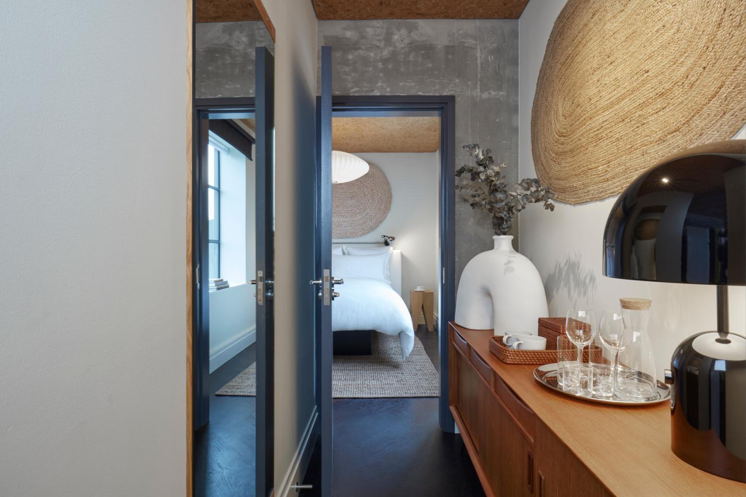 Studio Suite South