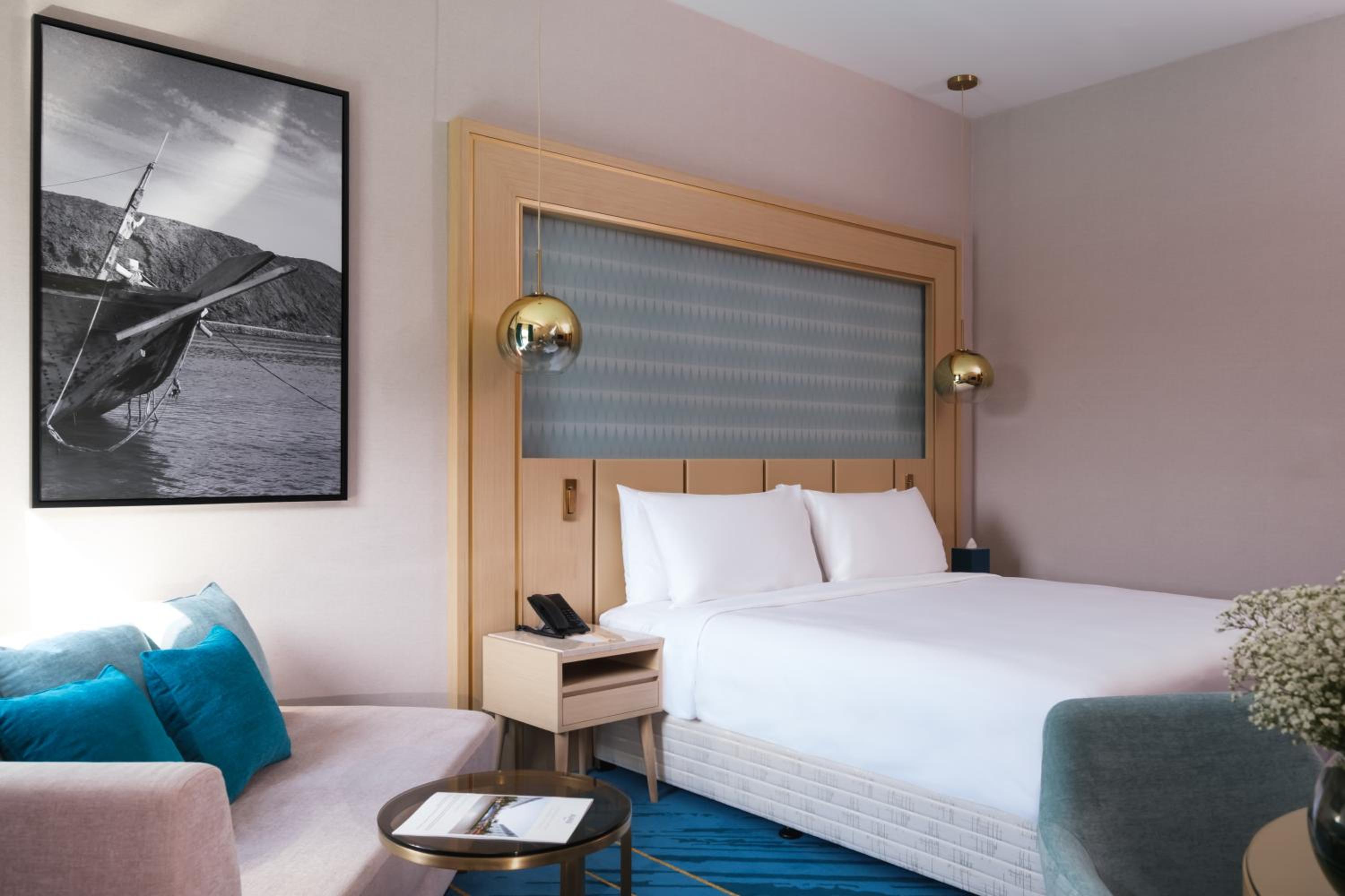 Superior Double or Twin Room with Pool View - Photo 4
