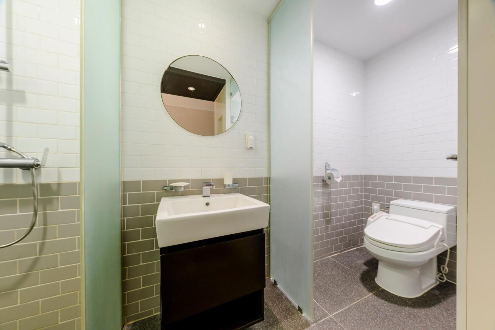Deluxe Double Room with City View - Photo 5