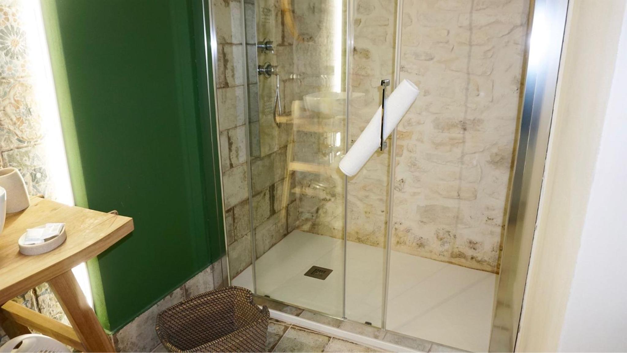 One-Bedroom Apartment - Photo 16