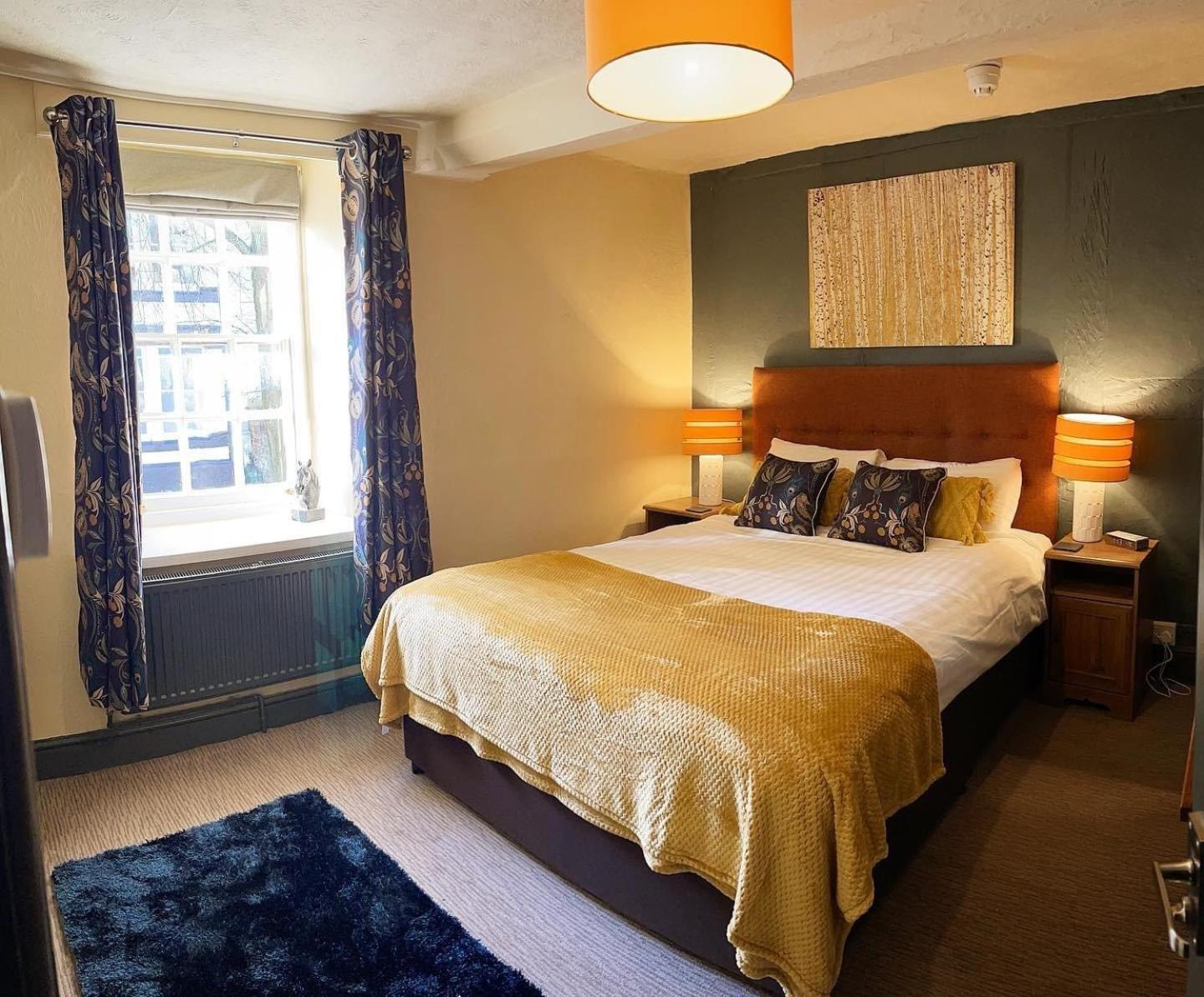 Standard Double Room with Private Bathroom - Photo 3