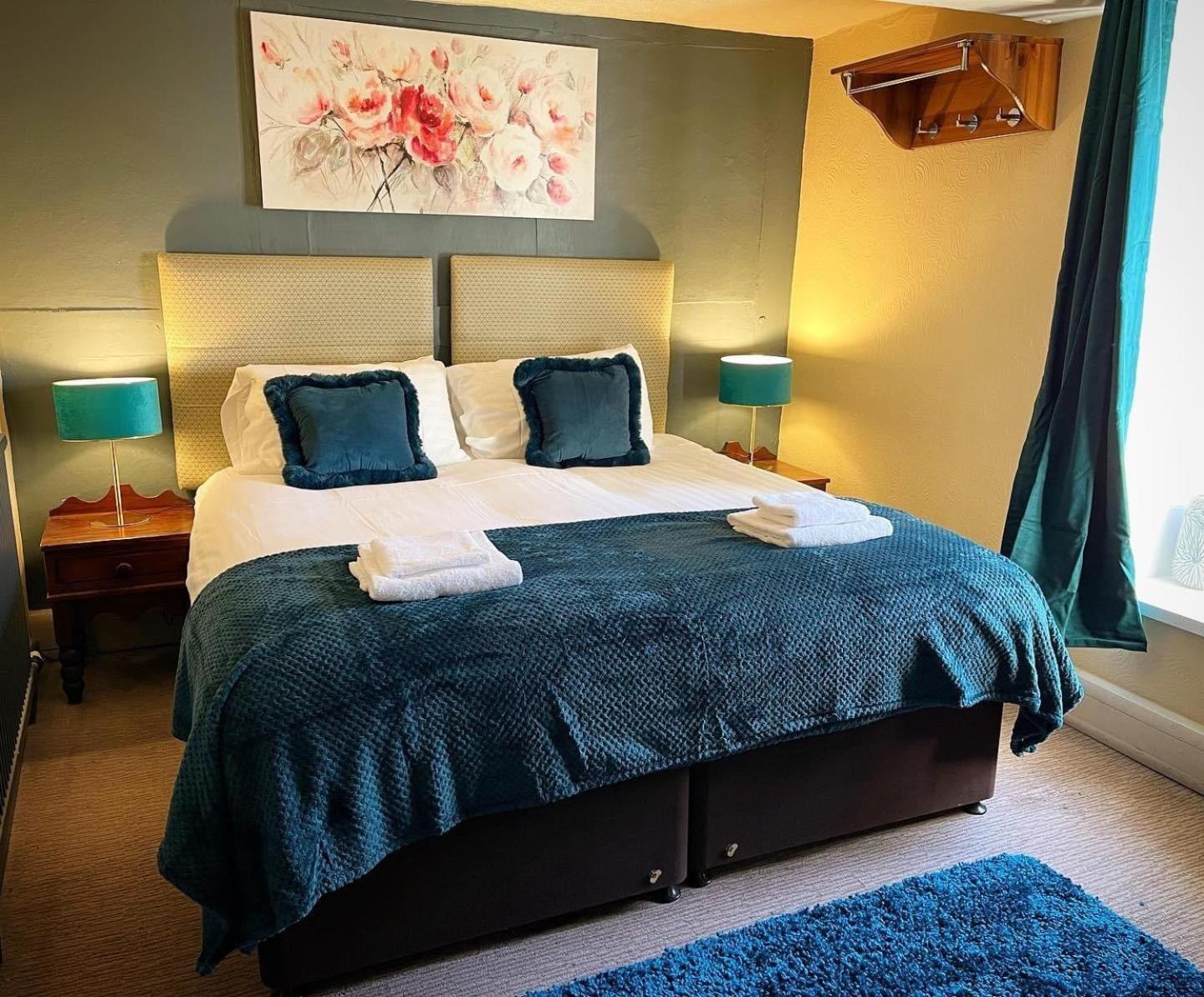 Standard Double Room with Private Bathroom - Photo 6
