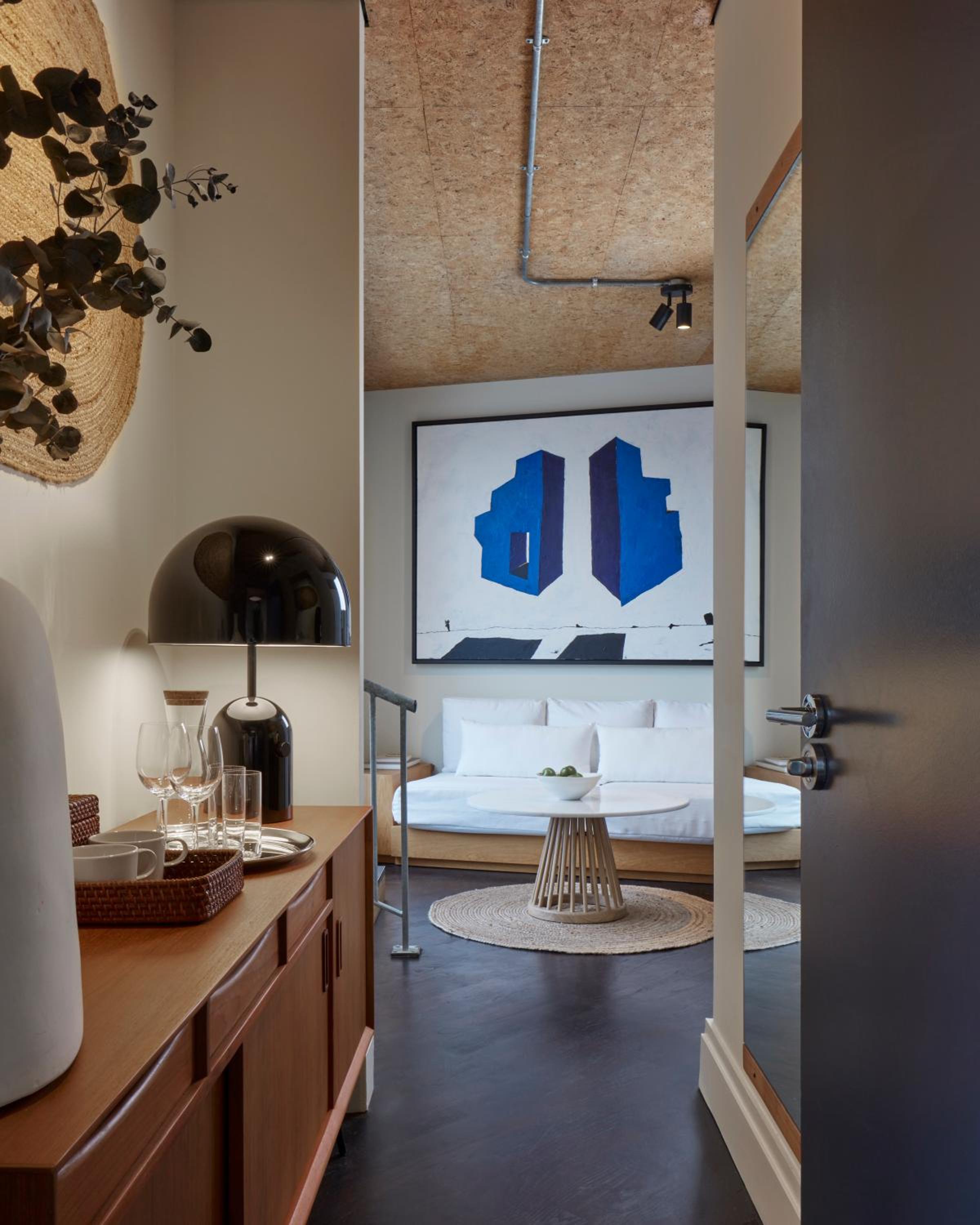 Studio Suite South