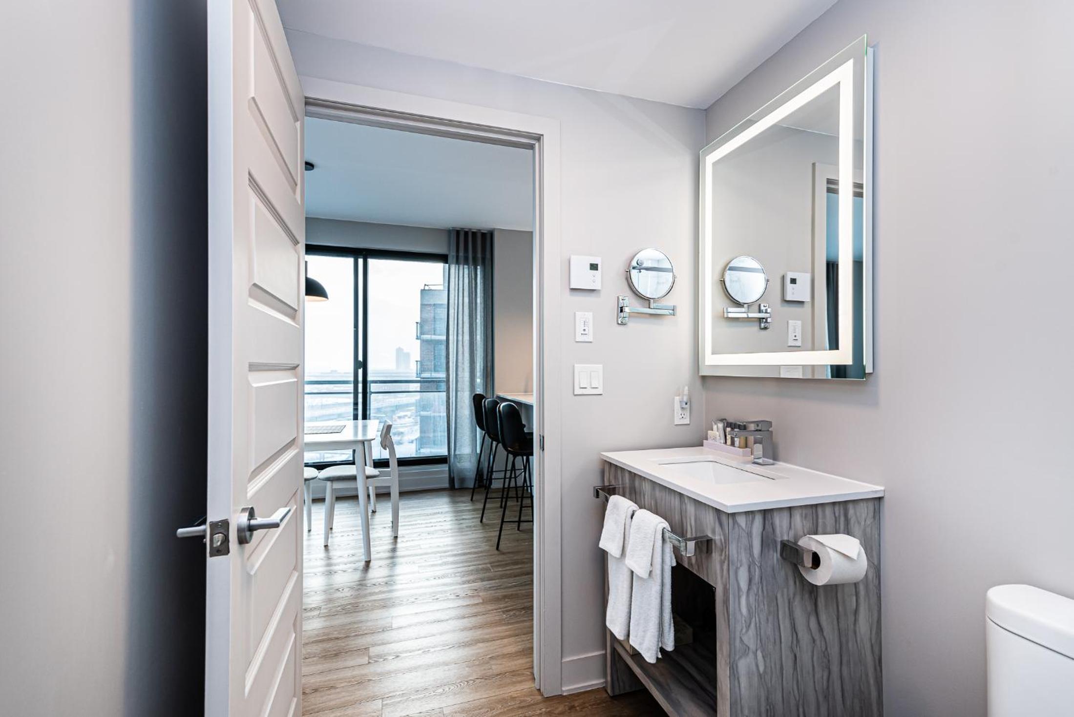 Executive - Canal View - Photo 33