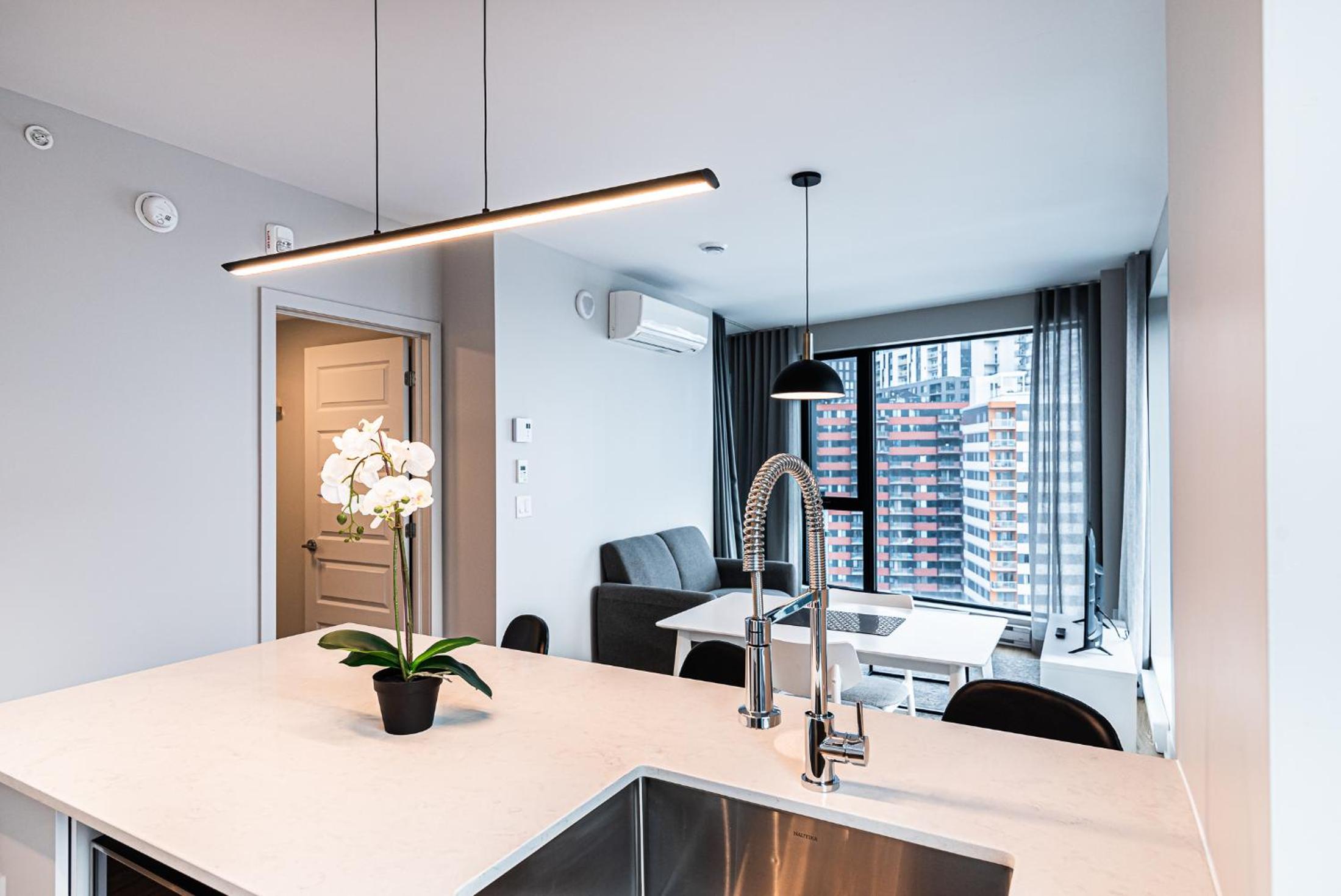 Executive - Canal View - Photo 3