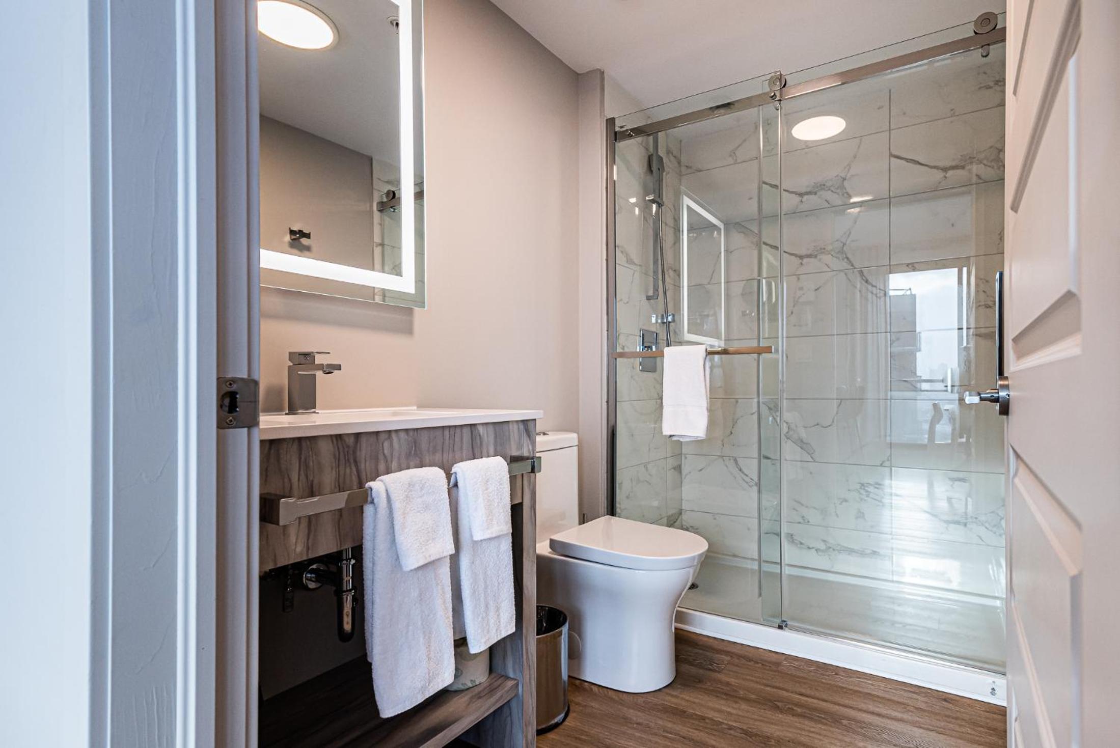 Executive - Canal View - Photo 8